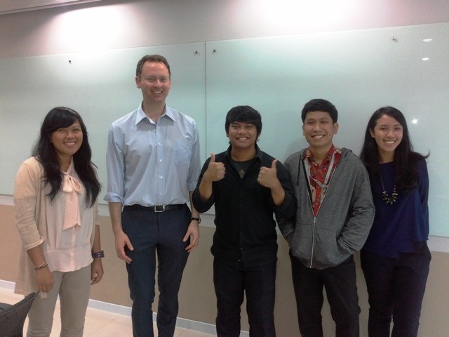 Paul Burke (second from left) and ANU alumni after his presentation at FKP in Jakarta (2017)