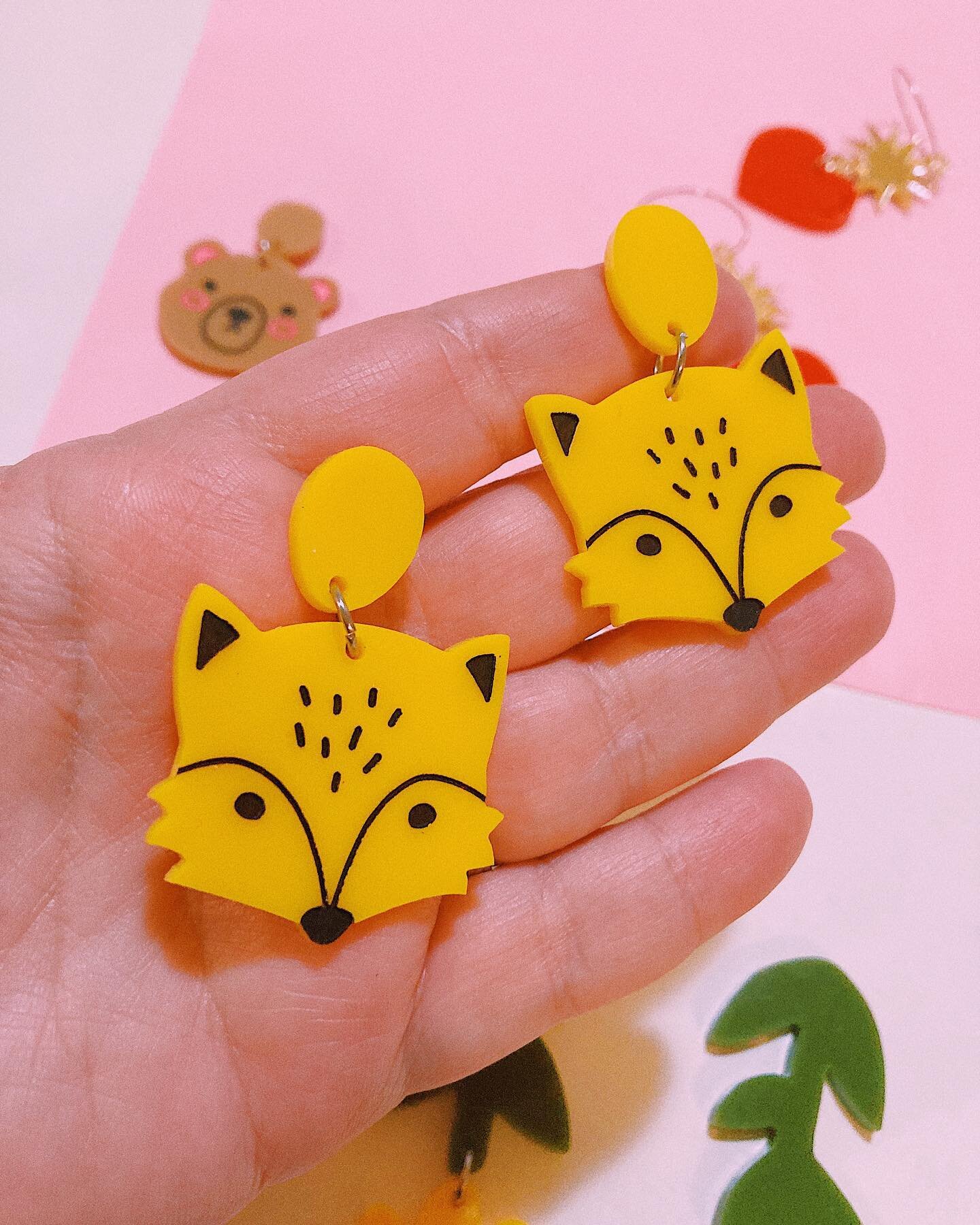 Ok so I wasn&rsquo;t going to share these newies just yet, but I got so many replies to my story last night! If you missed it, I shared the custom gold/silver bear + fox earrings I made for my brother + his fianc&eacute; to gift their celebrant ✨🐻🦊