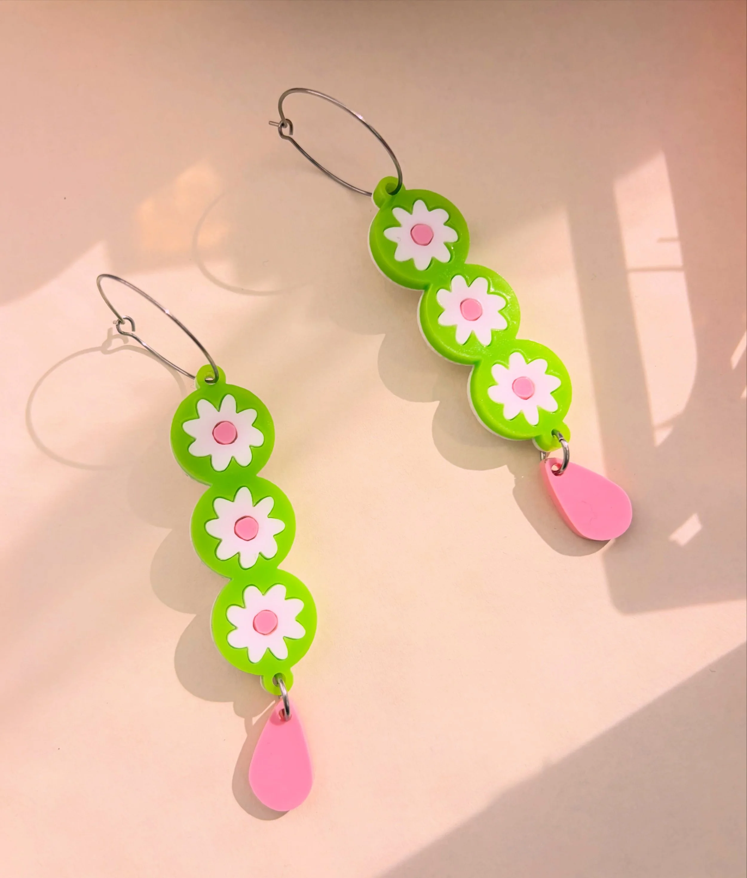 I knew the new Meadow Blossoms in Lime/Candy would go quick but I wasn&rsquo;t expecting THAT quick 😅🌸 thanks everyone, I had a lot of fun designing these + I&rsquo;m so happy you love them too 💕

Being a new design, I made lots for the shop updat