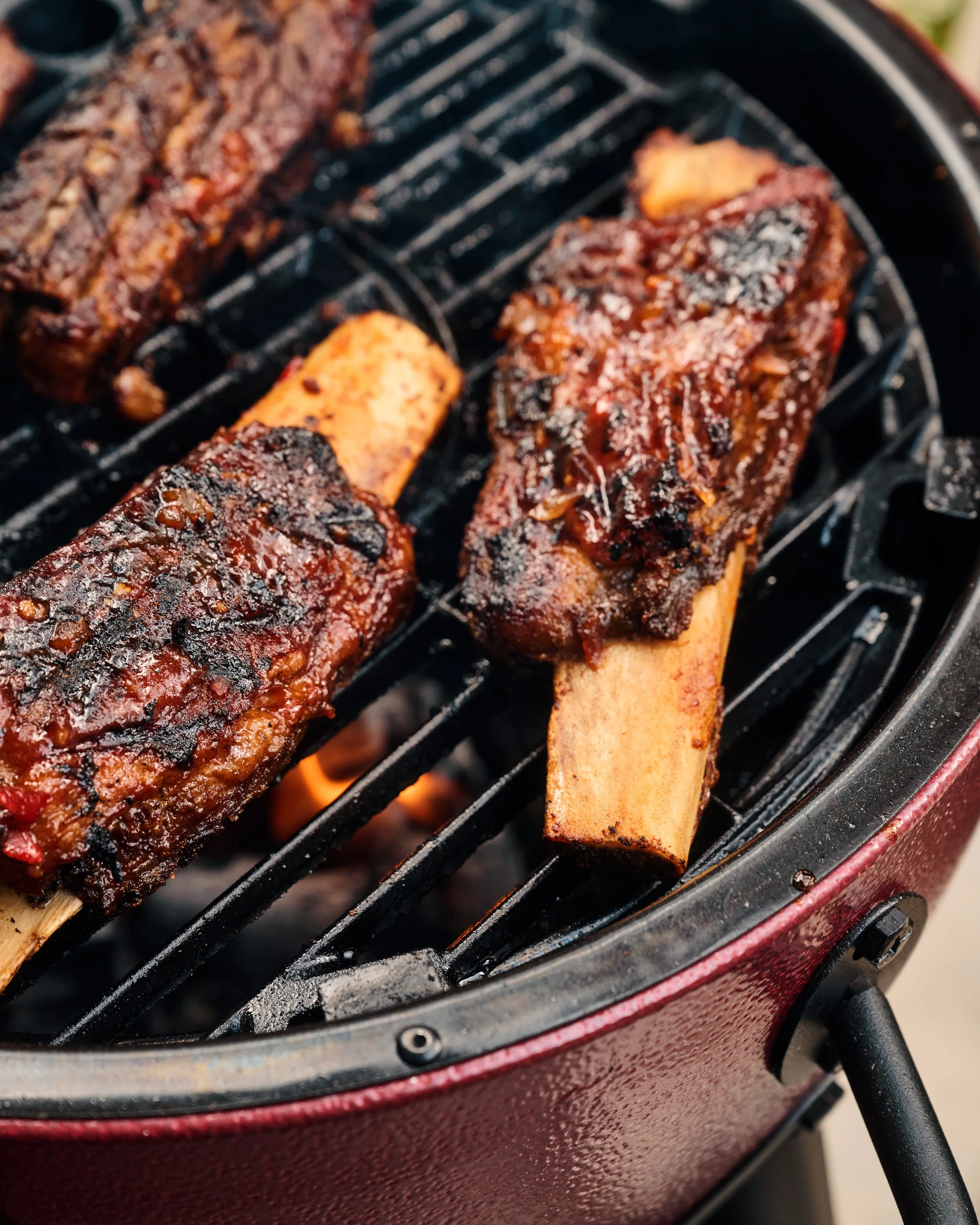 Beef_STICKY BEEF SHORT RIBS W BOURBON BBQ SAUCE_2067.jpg