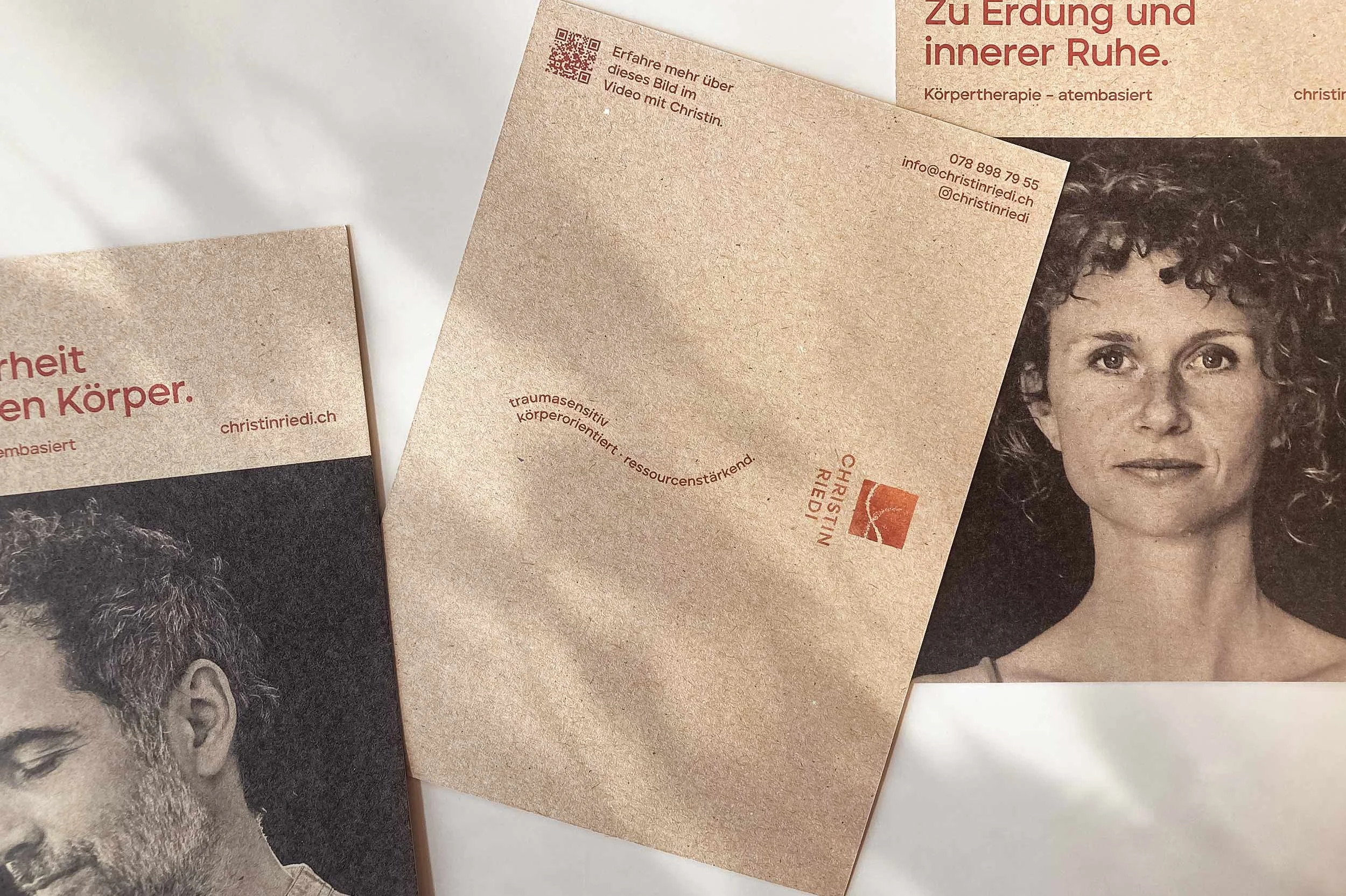 Postkarten-Kampagne von Christin Riedi mit Porträtfotografie von Raffaella Bachmann