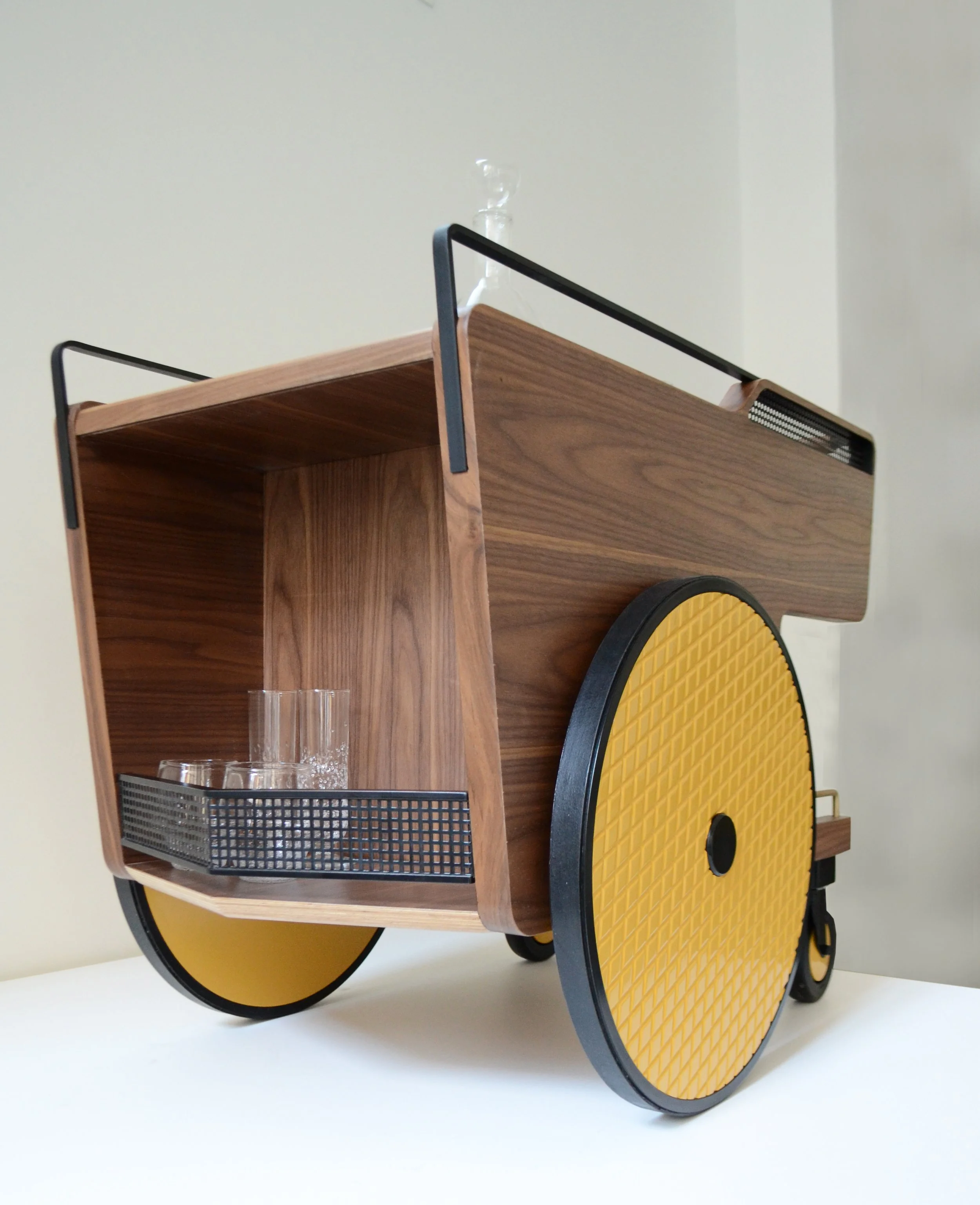 Why Every Luxury Hotel Needs a Signature Bar Cart