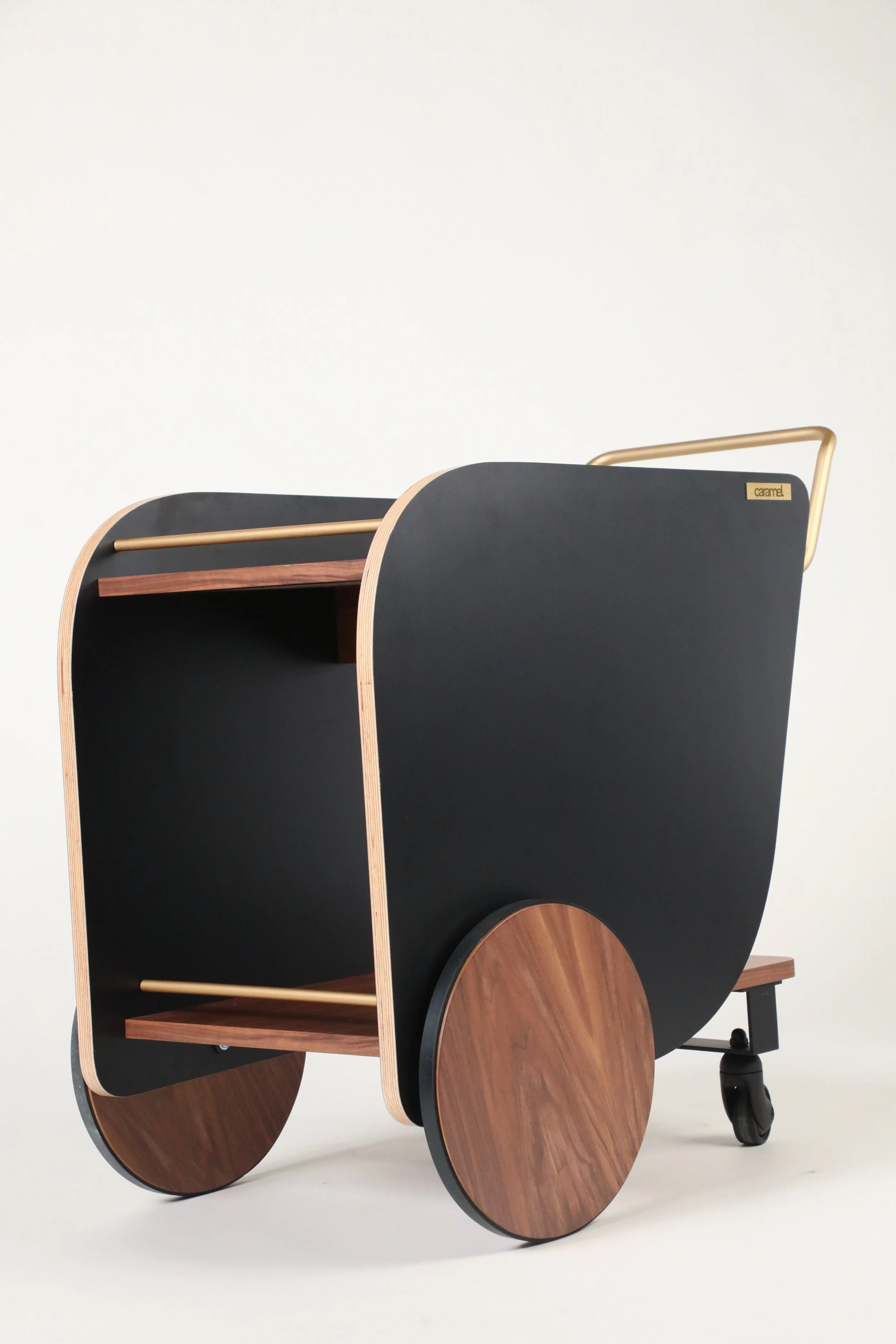 The Buyer's Guide to Luxury Bar Carts for Dubai Hotels and Residences