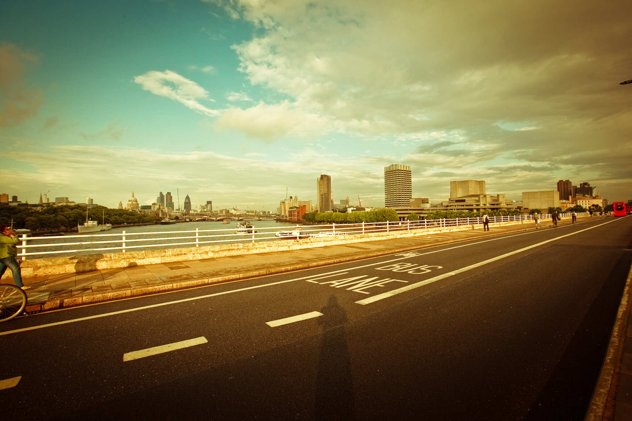 London-summer-2011-city-life-12.jpg