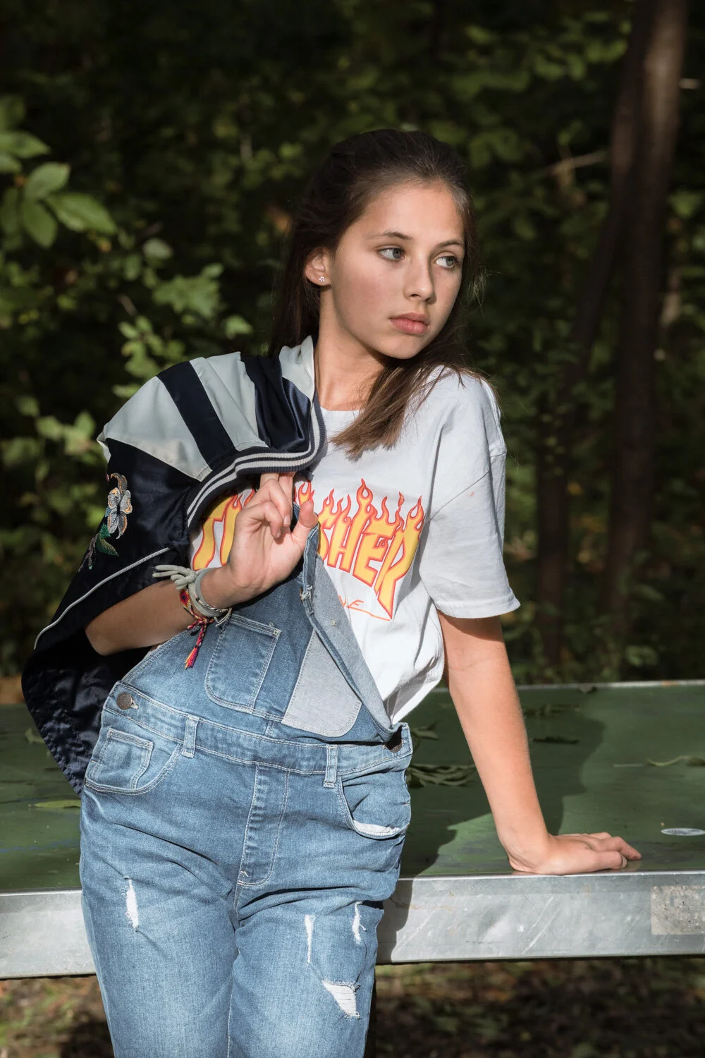 christina-maedchen-herbst-draussen-graz-park-17.jpg