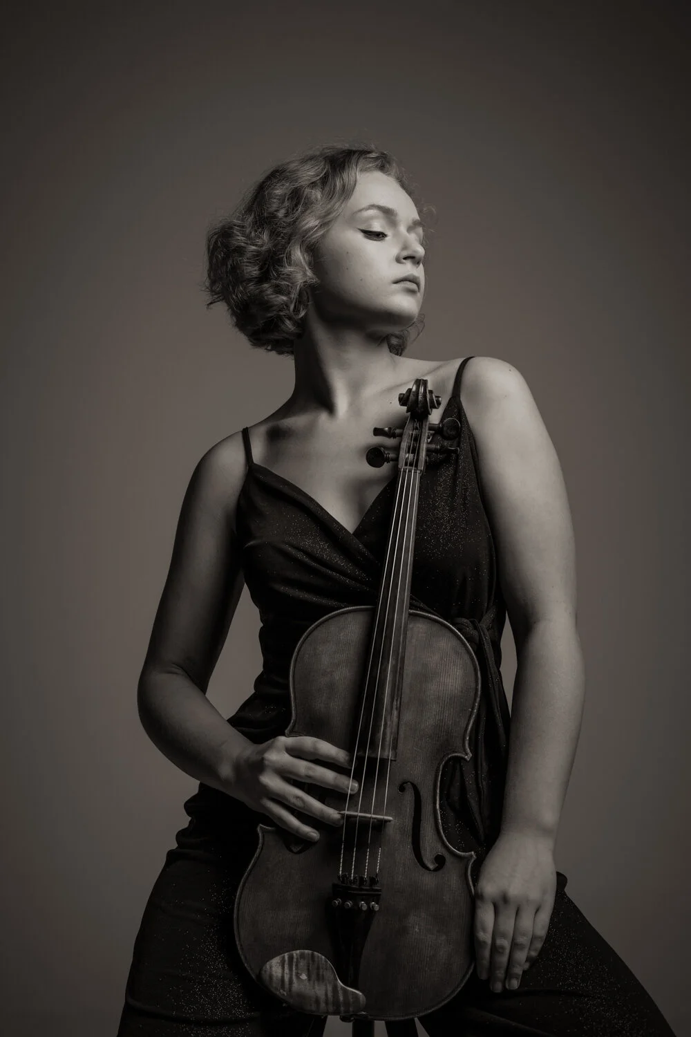 aleksandra-kanke-viola-studio-black-white-16.jpg