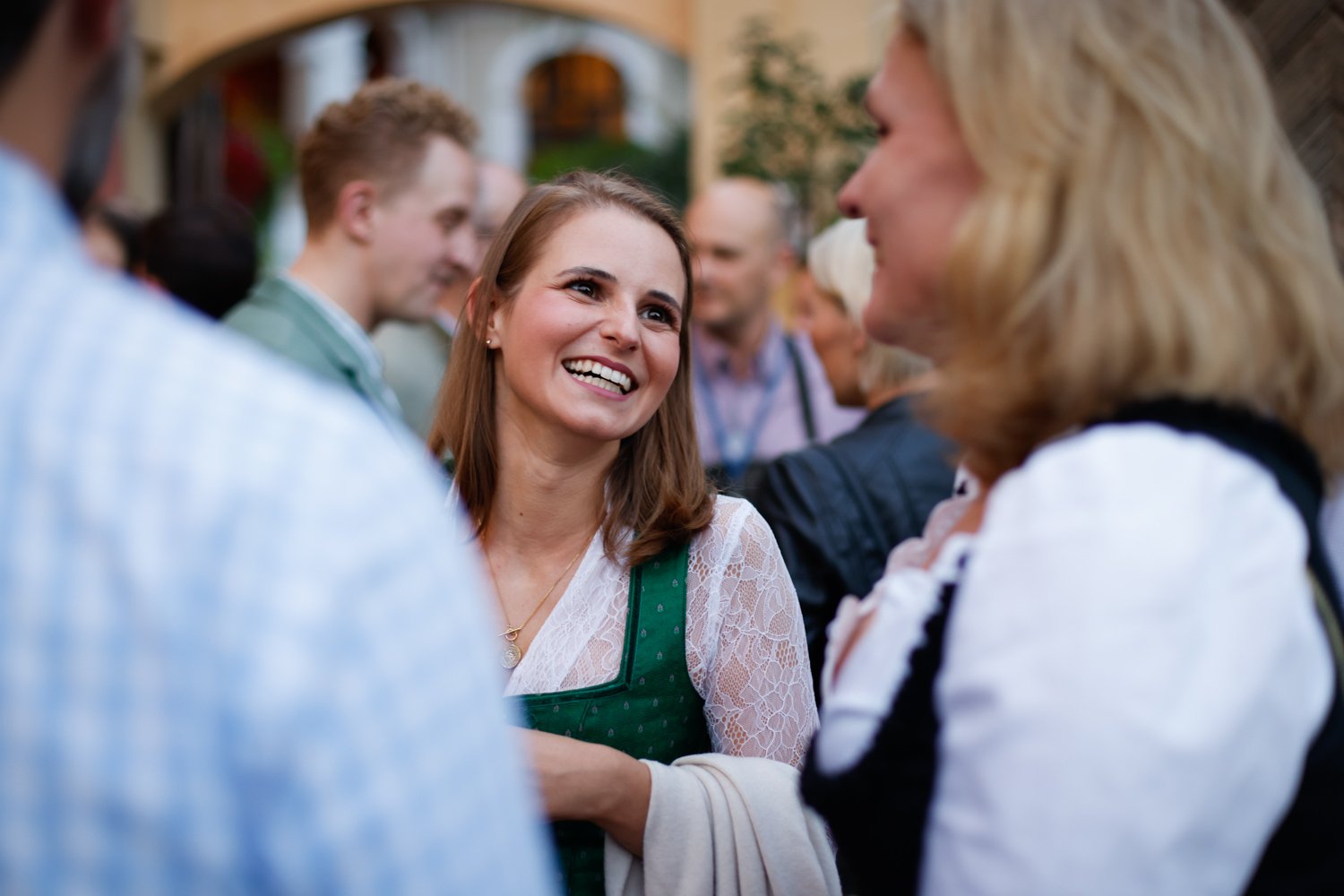 Eventfotografie – Teilnehmende auf Abendveranstaltung