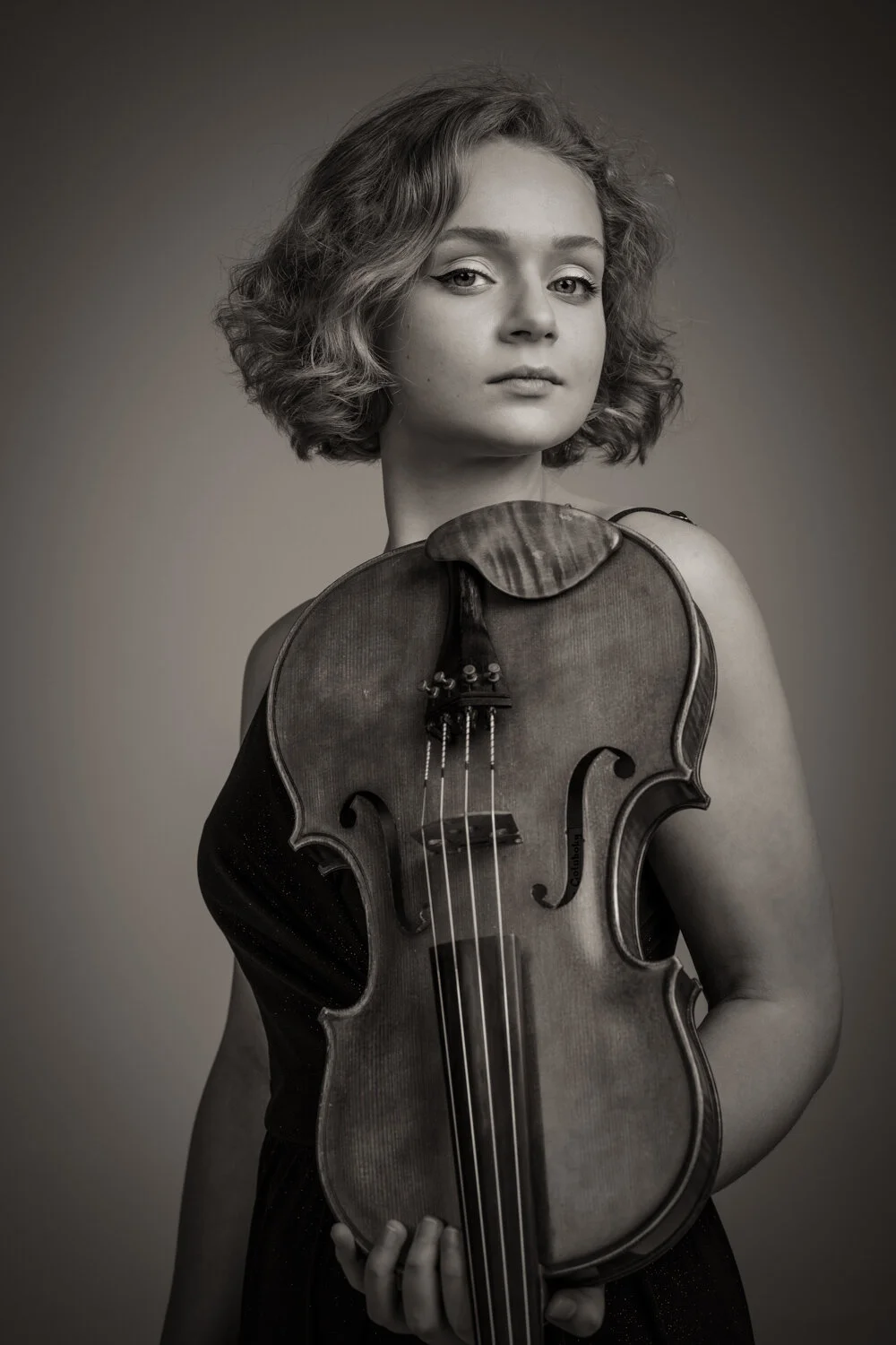aleksandra-kanke-viola-studio-black-white-15.jpg