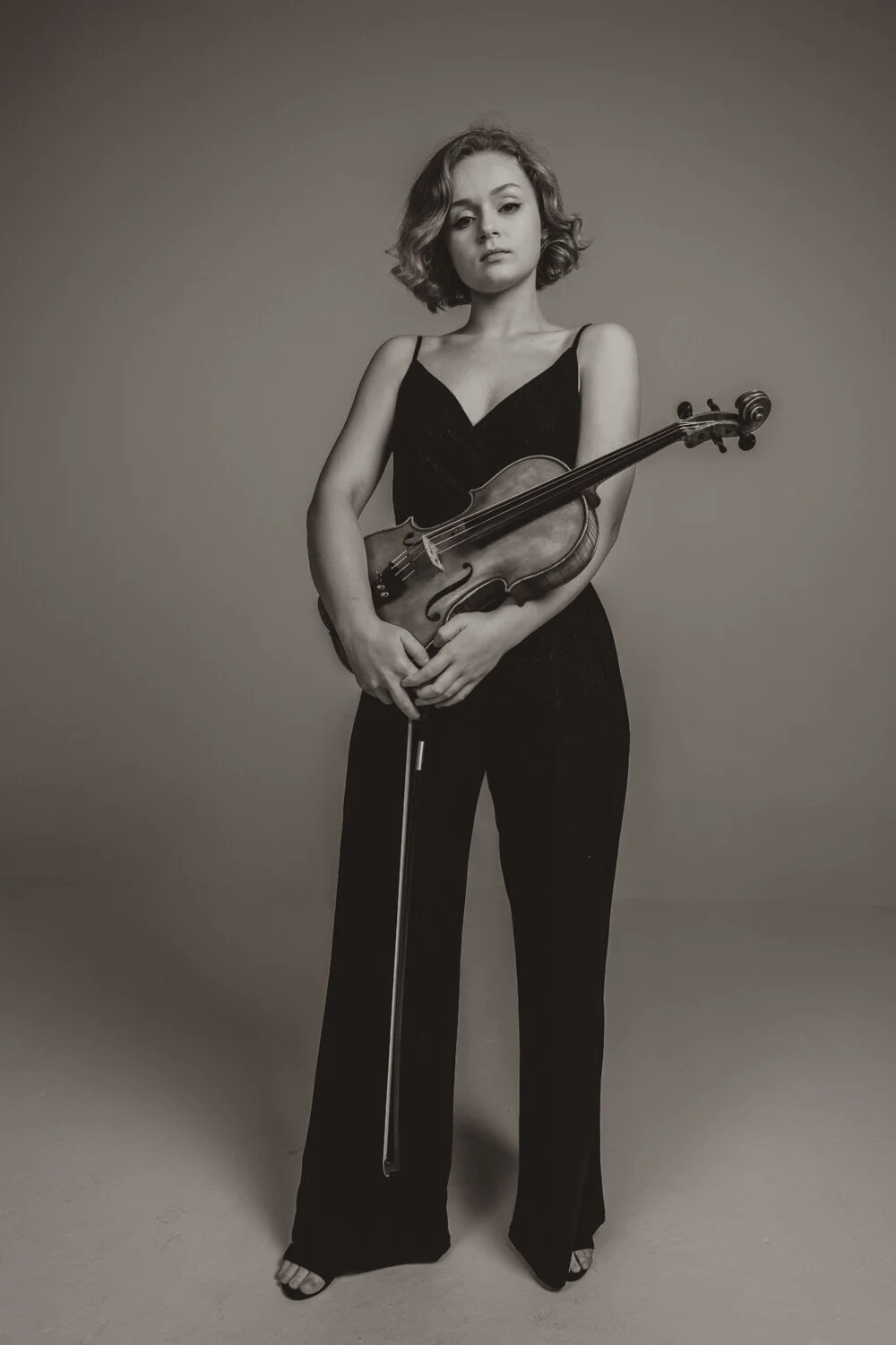 aleksandra-kanke-viola-studio-black-white-6.jpg