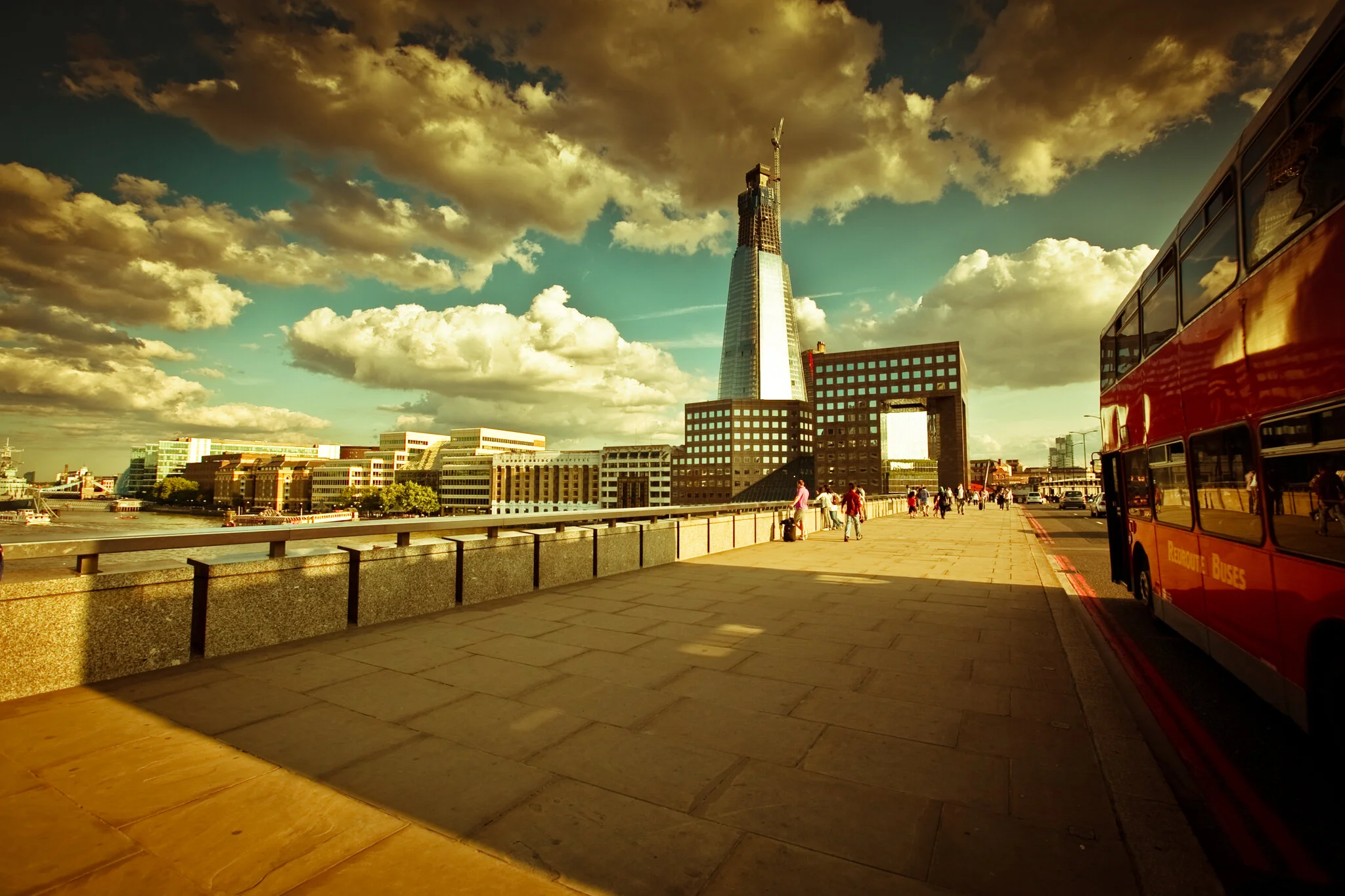 London-summer-2011-city-life-25.jpg