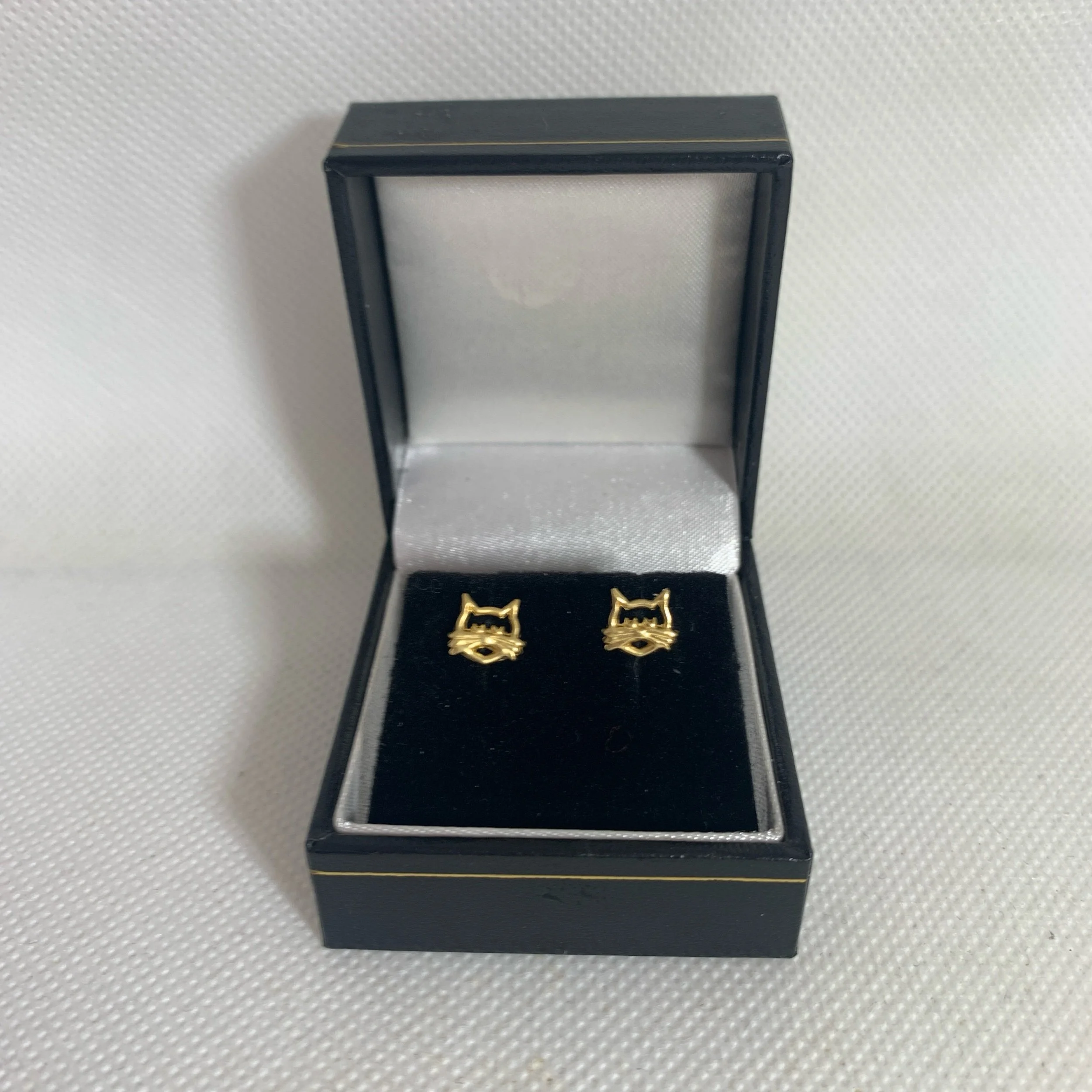 sterling silver with gold overlay cat face shaped stud earrings in black gidt box cat lover lady girl christmas birthday gift
