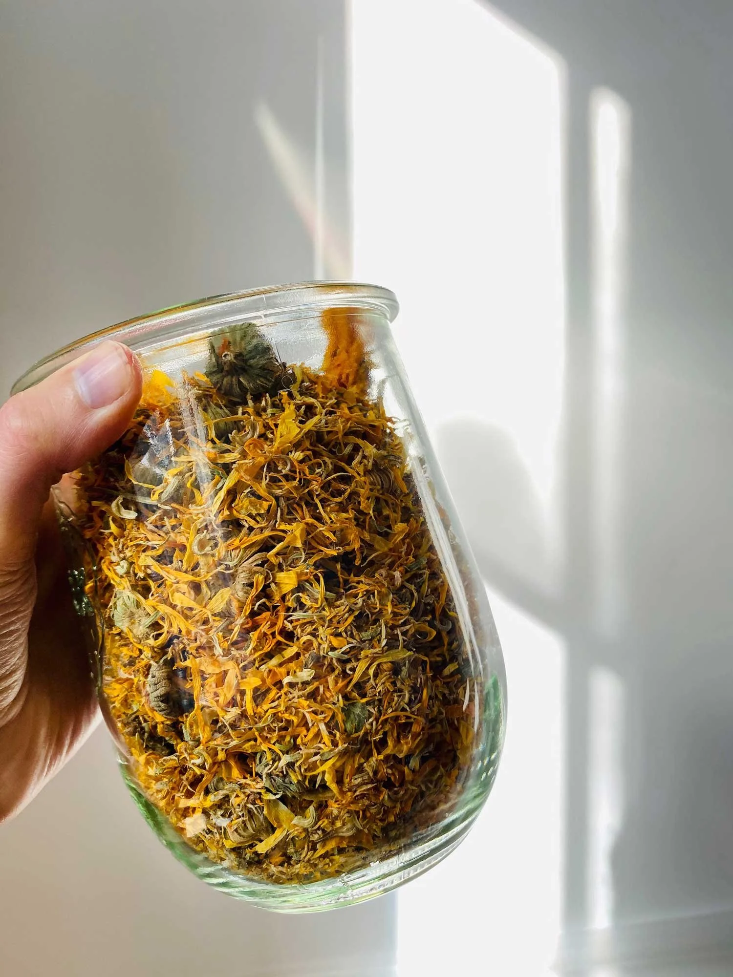 chala-kala-dried-calendula-2000px.jpg