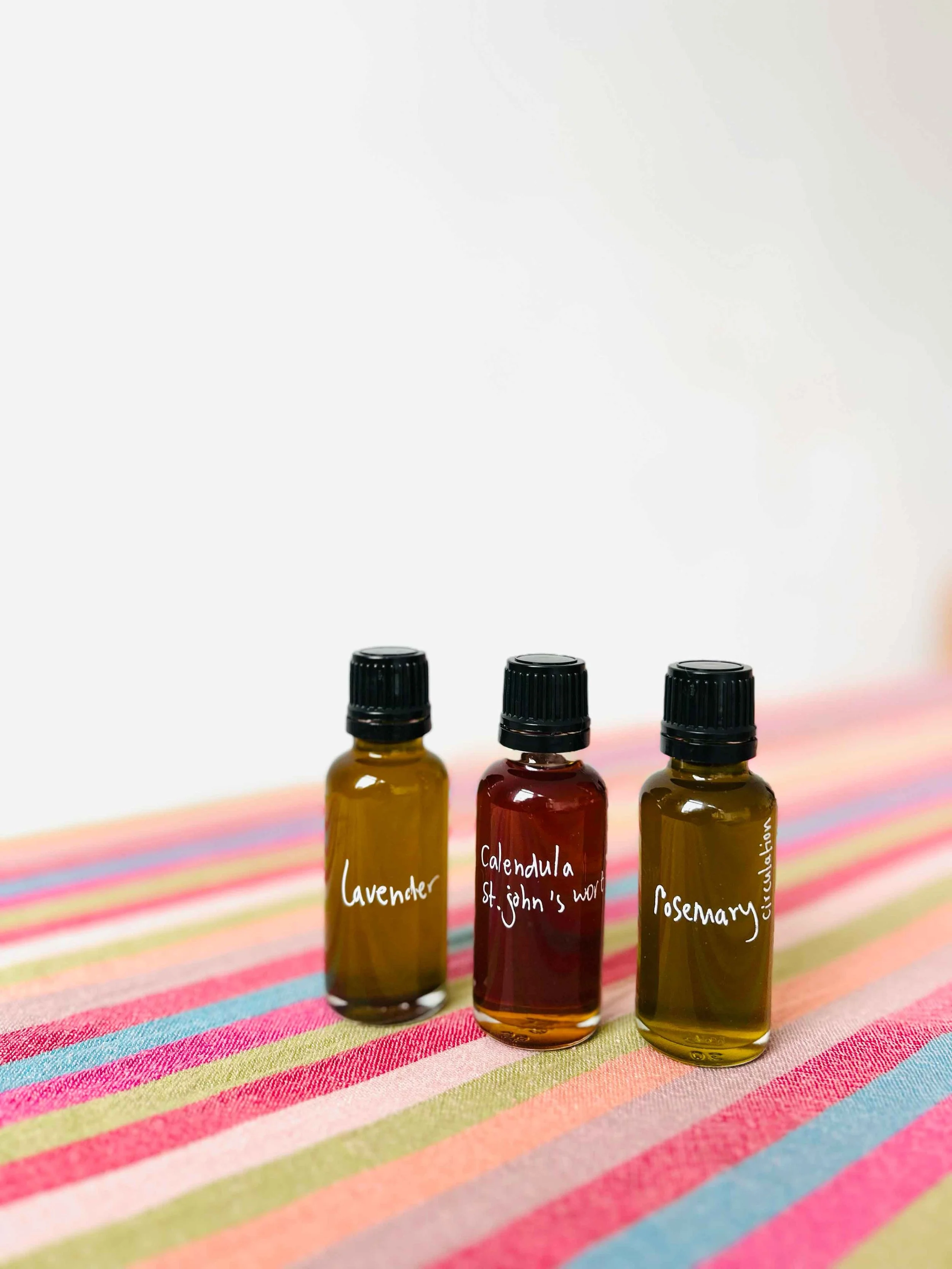 chala-kala-Body-to-Heart-set-oilsB.jpg