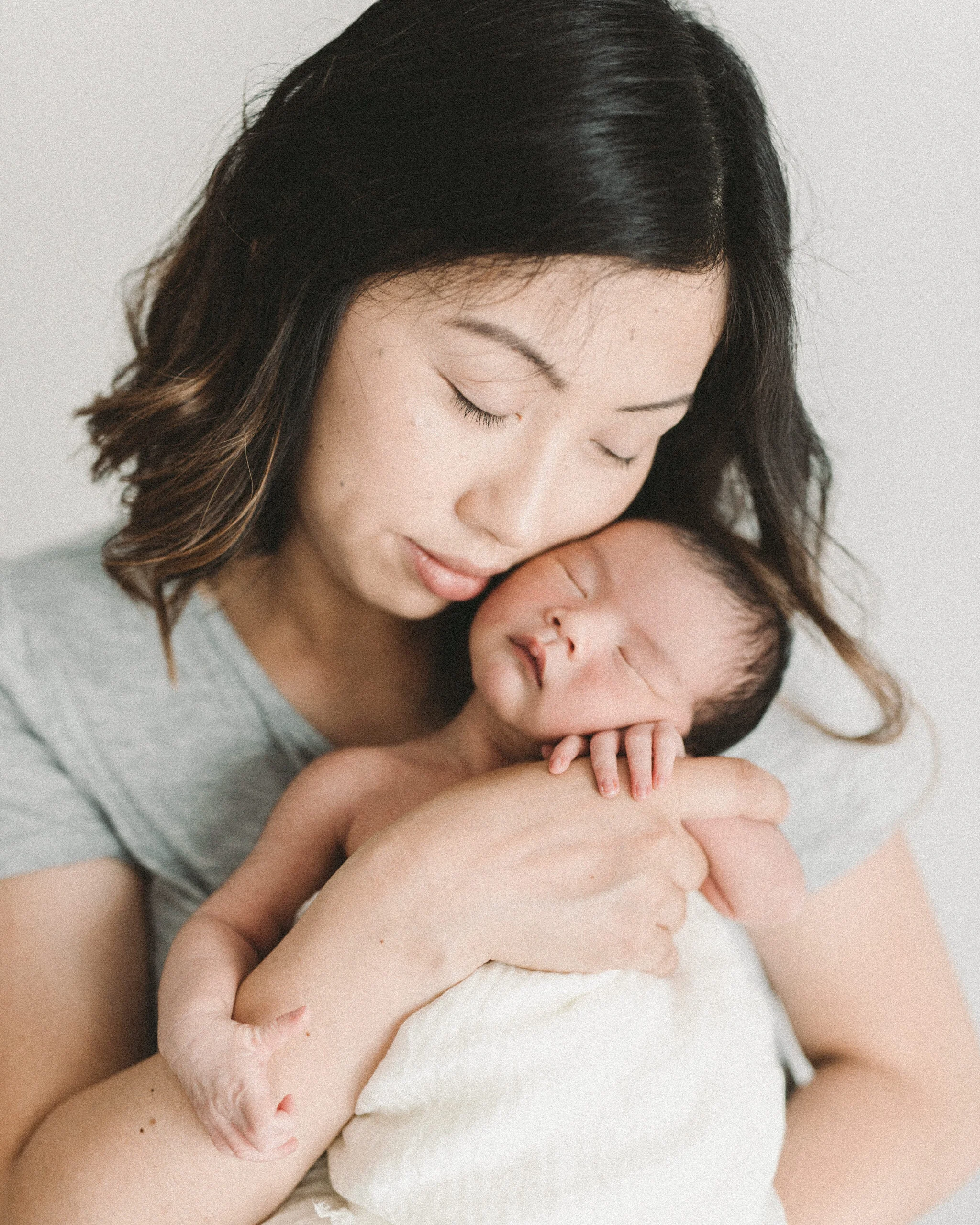 NEWBORN SN - Avery (Treena, Vinh, Emerson) 110911A.jpg