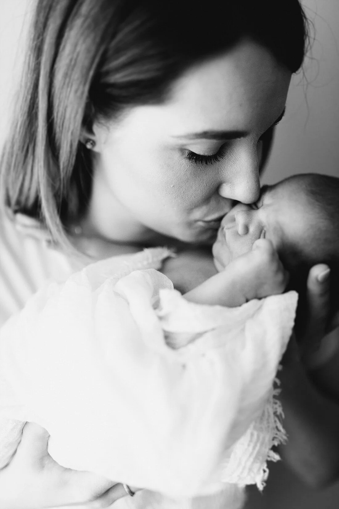Point Cook Simple Natural Newborn Photographer-41.jpg