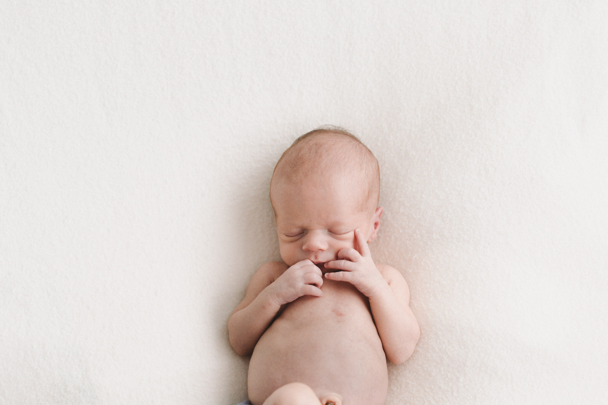 Williamstown Melbourne simple natural light newborn Photographer-14.jpg