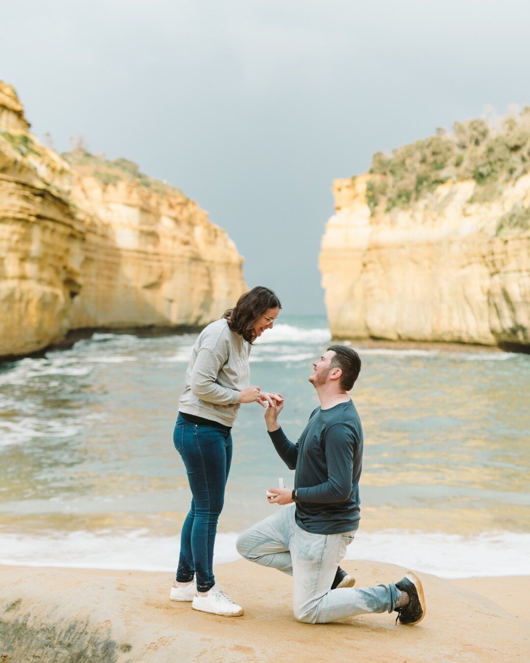 The first time I read Michael's email, I remember pinching myself to make sure I wasn't dreaming because HELLO dream client 😍.

✔ couple travelling from Qld
✔ a surprise proposal at Loch Ard Gorge at sunrise
✔ followed by a surprise helicopter fligh