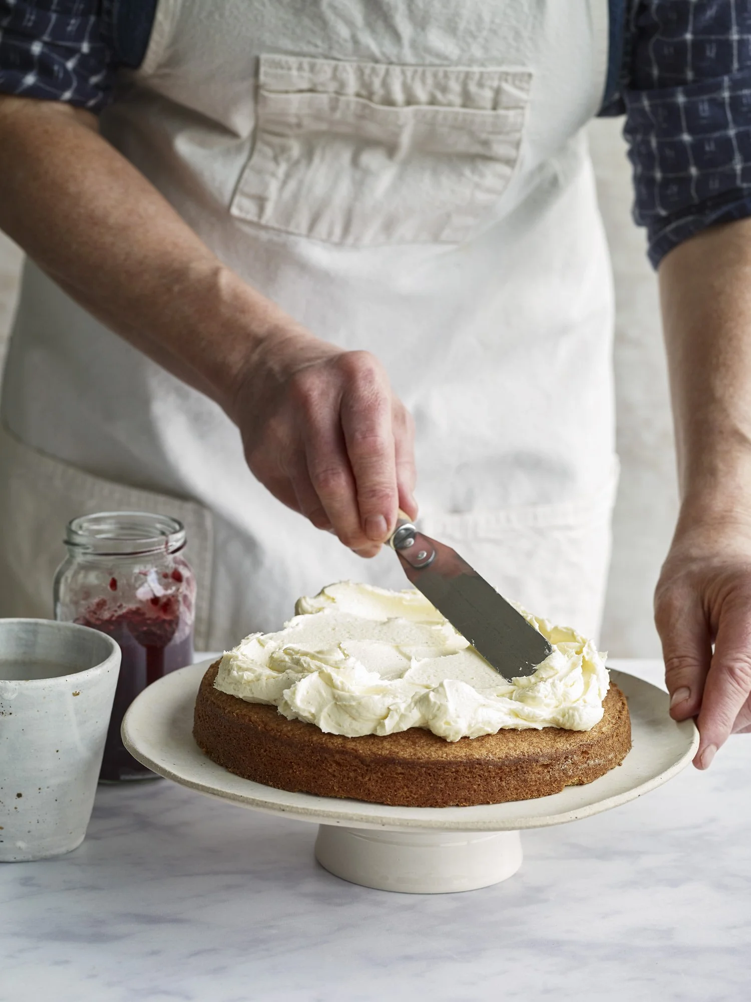 12.13.19_WaitroseCakes_StepSix_016.jpg