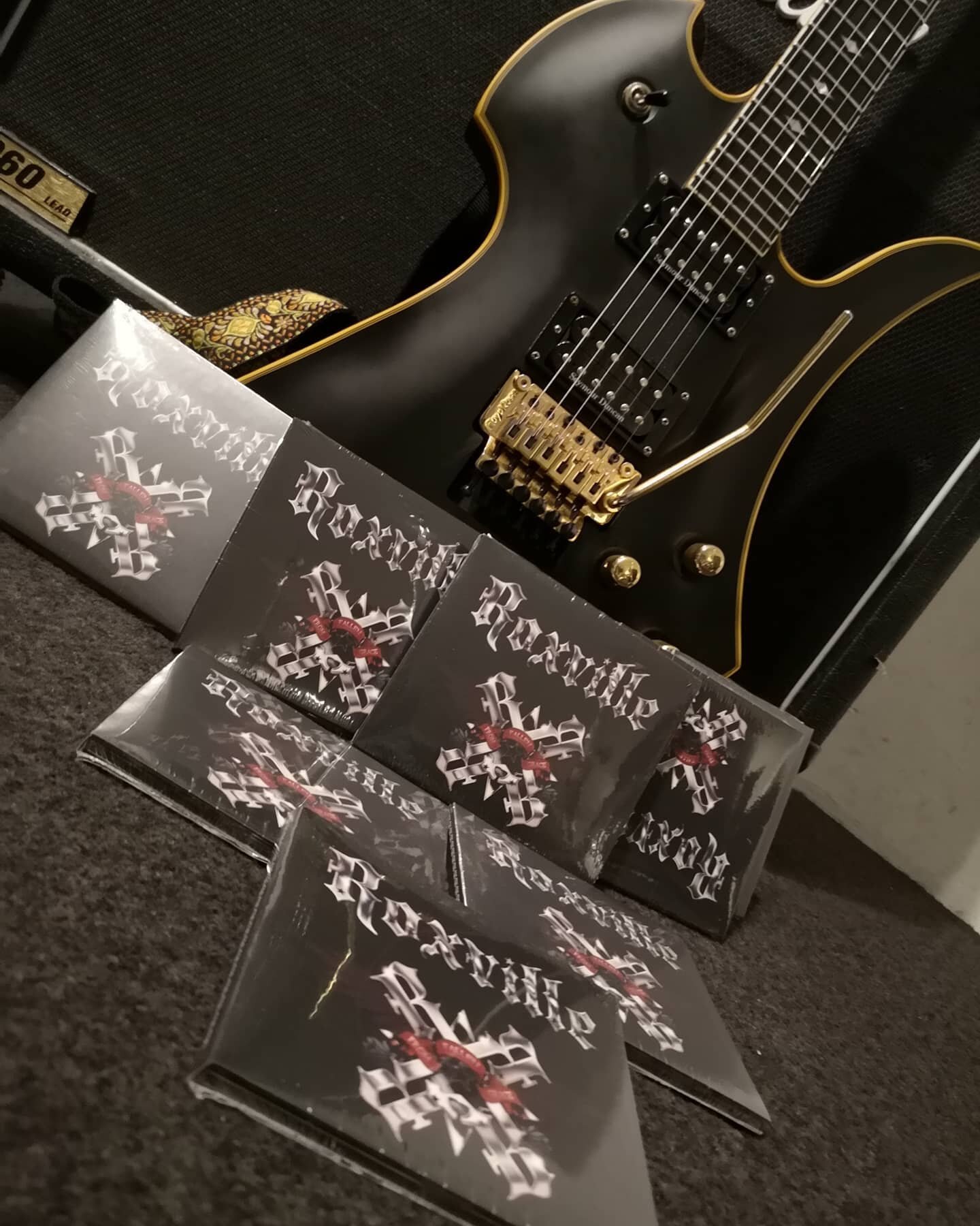 Look at these beauties! 
Roxville CDs ready to go out - go to Roxvilleband.com to get yours 😉

#rockandroll #newmusicalert #fridayfeeling #roxville #newmusicfriday #bcrich #bcrichguitars #bcrichmockingbird #marshallamps