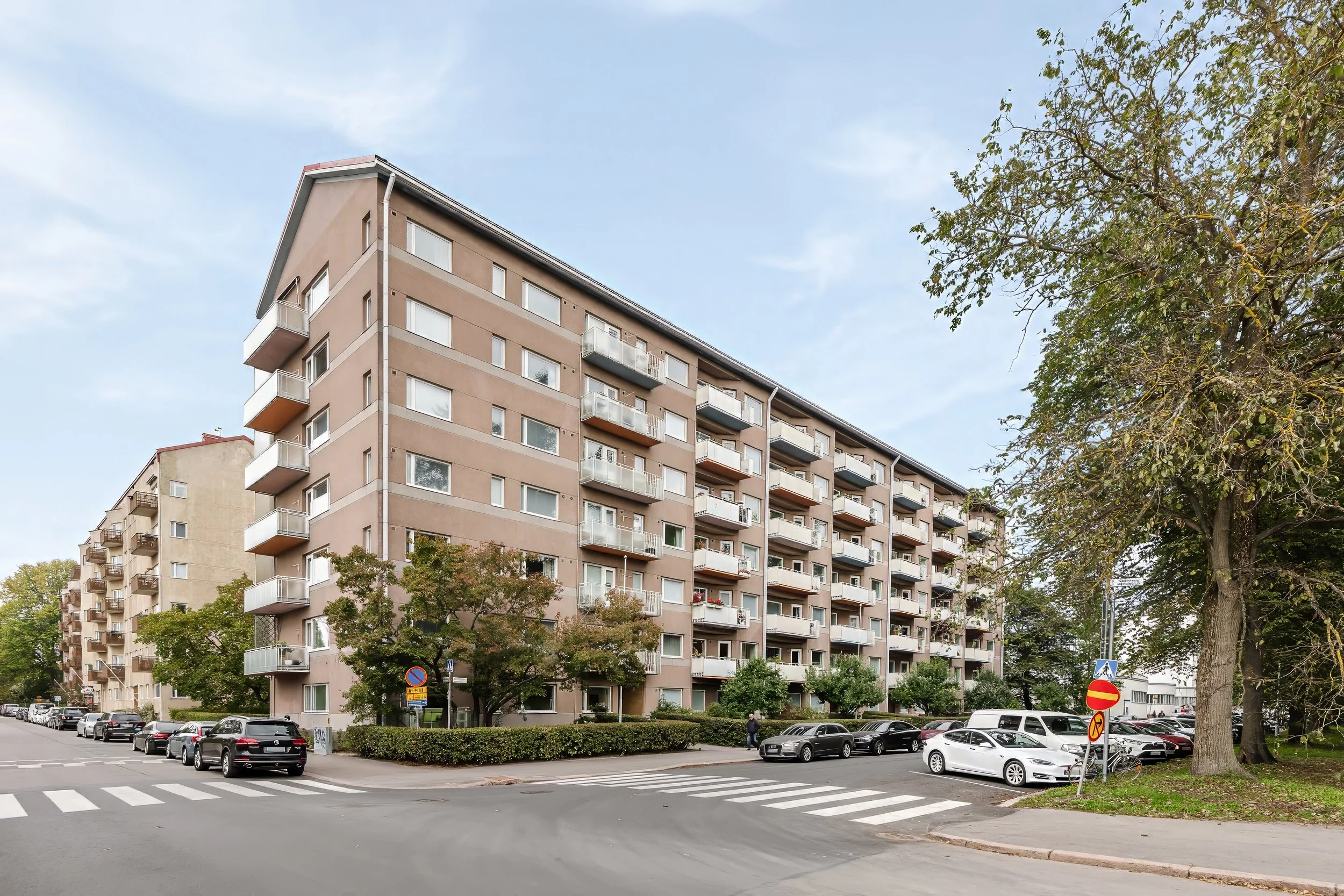 Pohjoinen Hesperiankatu 37 B 27-28.JPG