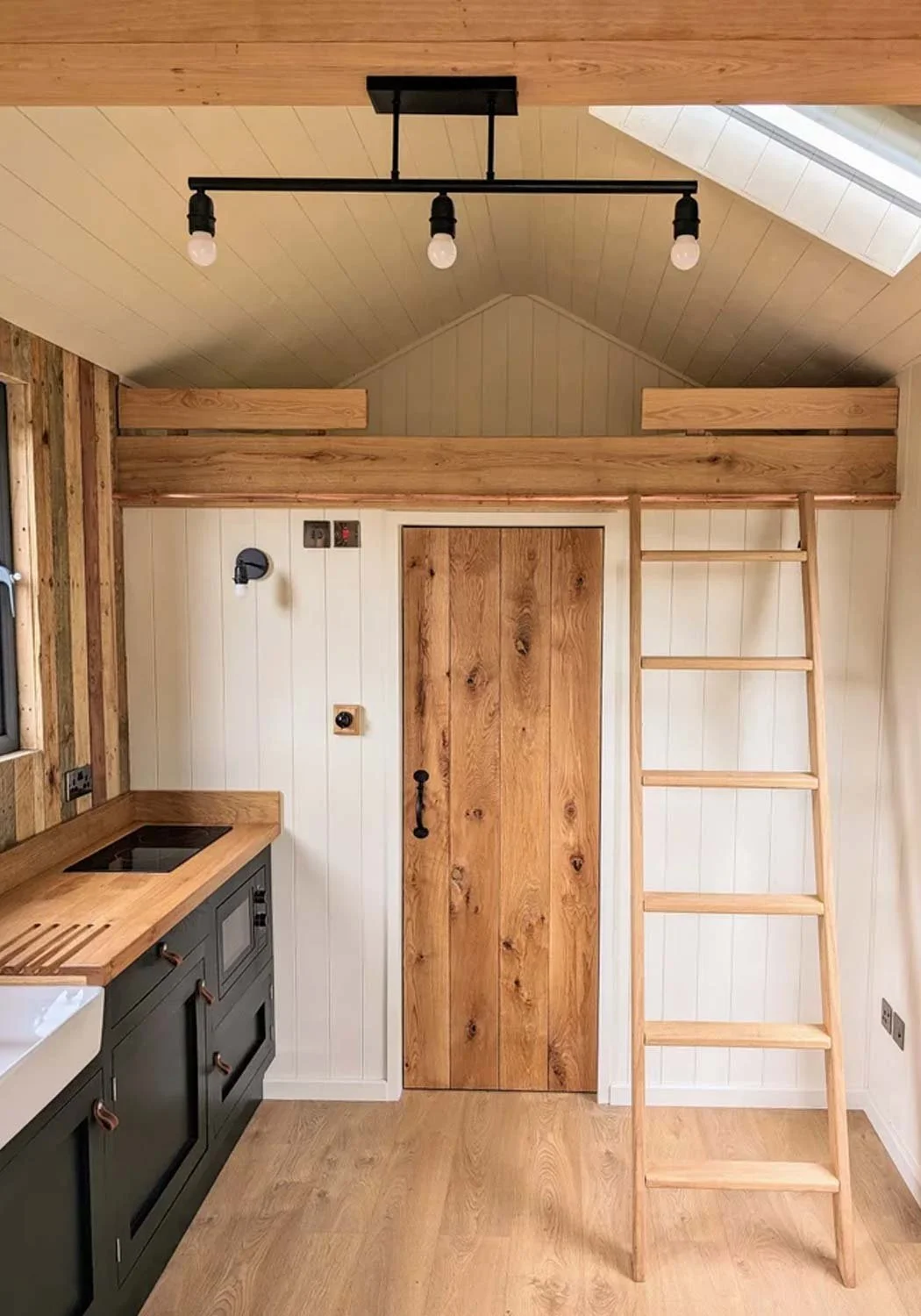 Olivers-Huts-bespoke-cabins-interiors-7.jpg