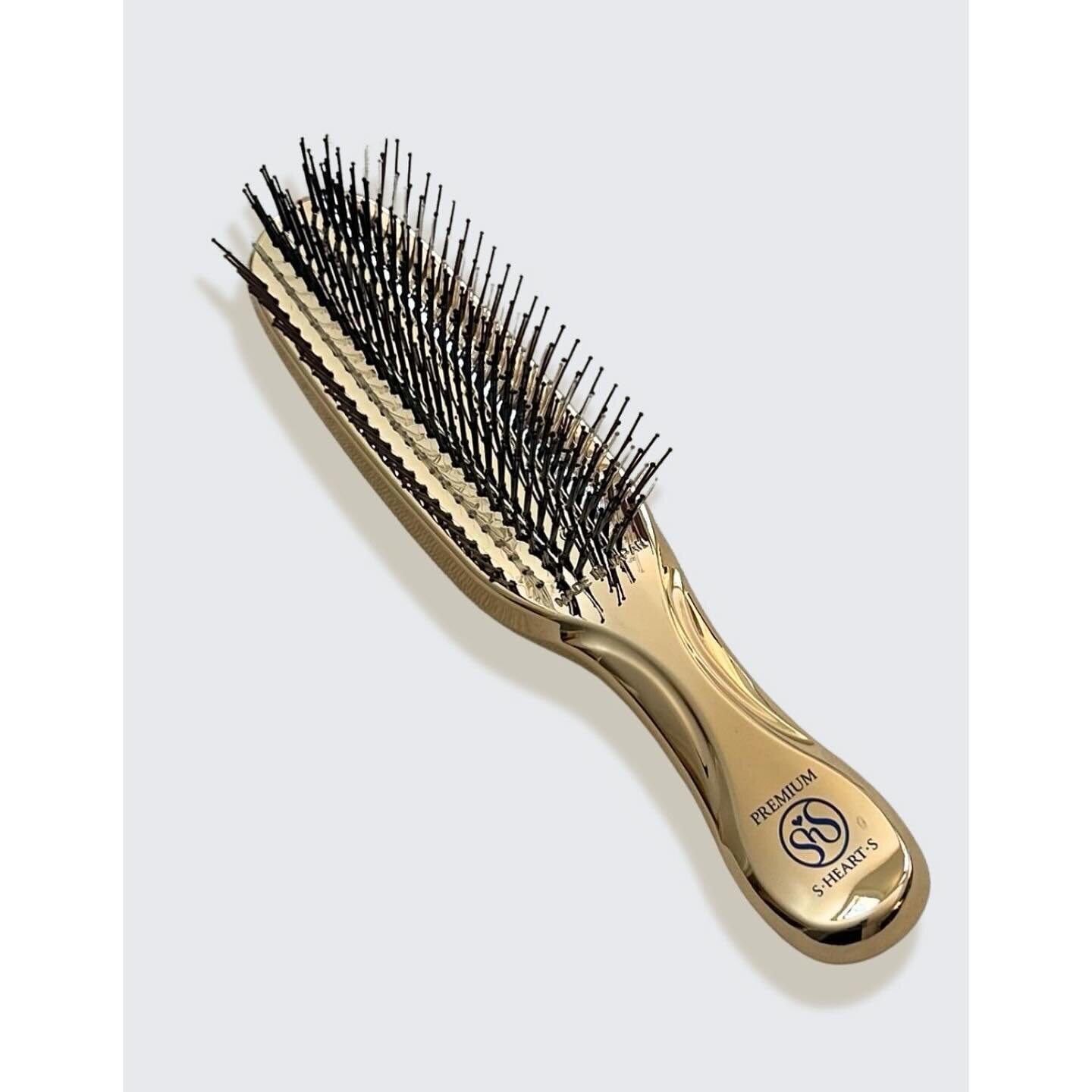 VOLUME  UP! 

Elevate Your Hair Game
Effortless Volume

Dive into Hair Perfection with the S Heart S Volume Brush. Designed for Scalp Re-Energizing, it boosts natural volume for fuller hair. With 572 bristles, it&rsquo;s perfect for enhancing volume 