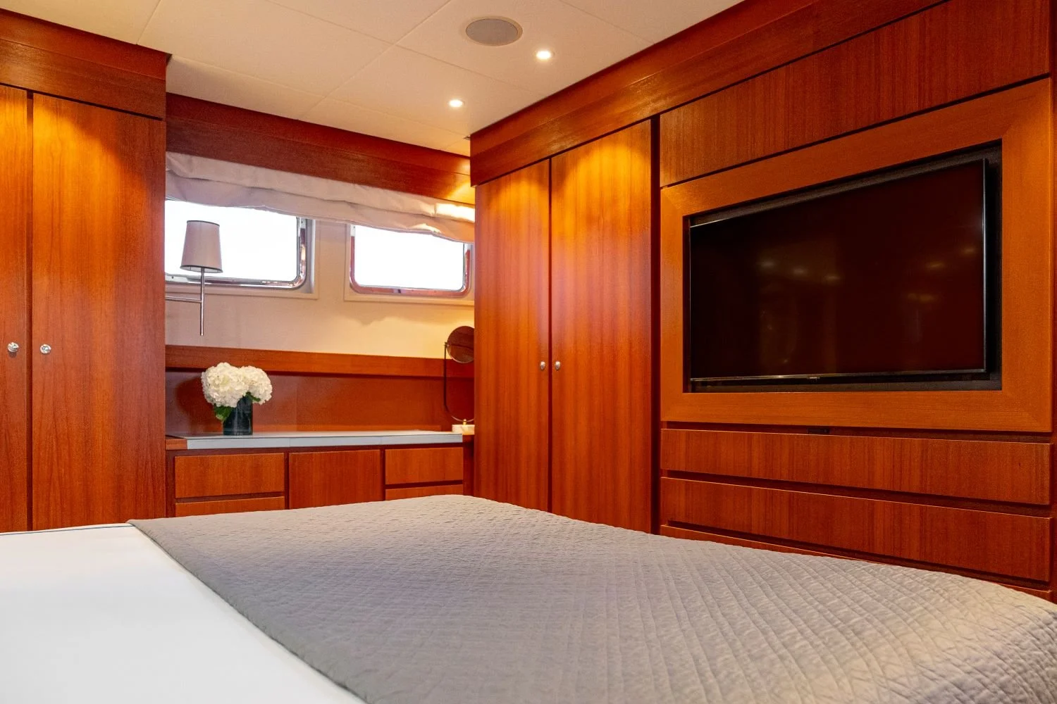 CURIOSITY SUPER YACHT MASTER CABIN 3.jpg