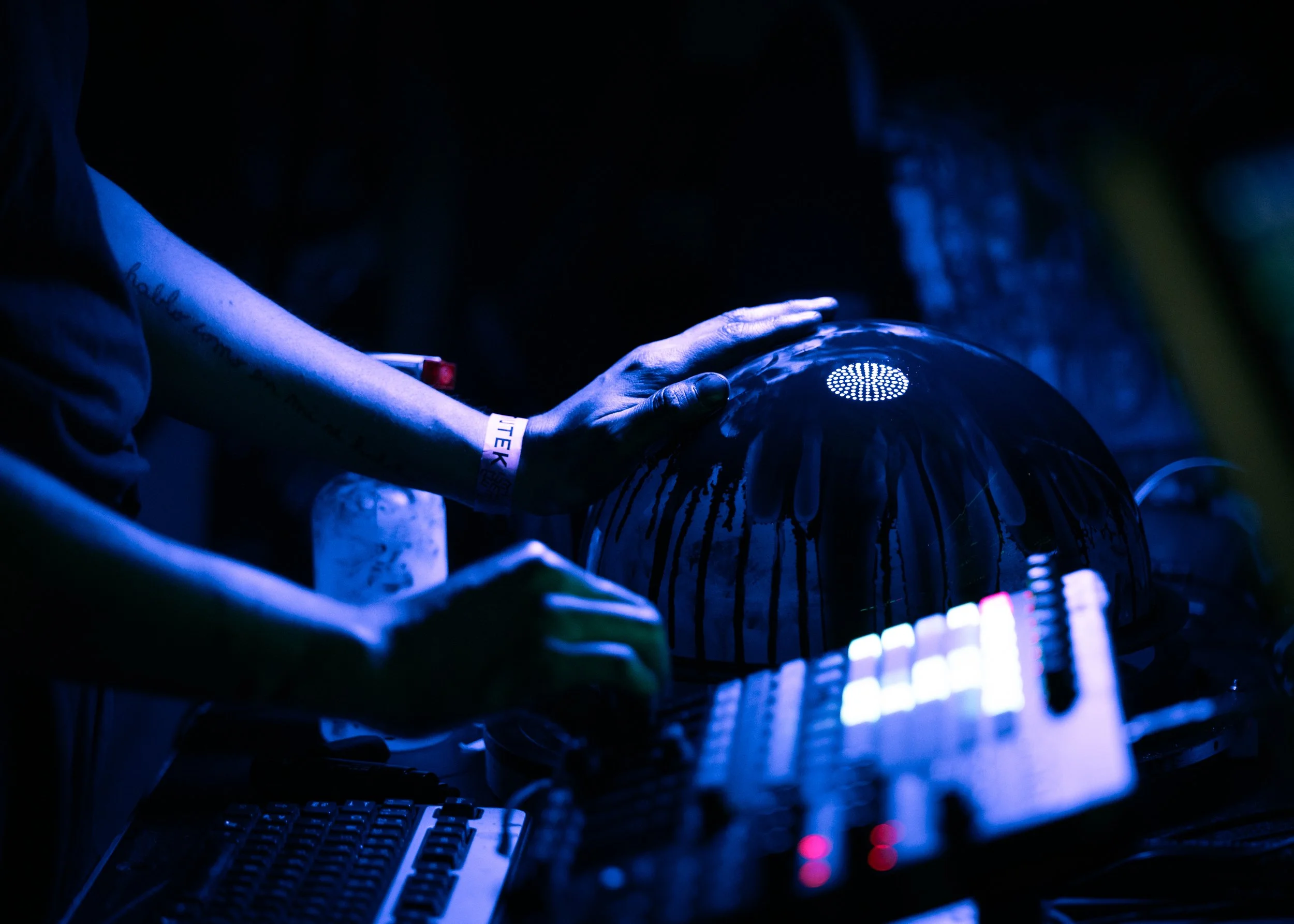 MUTEK27_20260829_HermanosRiffoGomez_Credit_NinaGibelinSouchon_01944.jpg