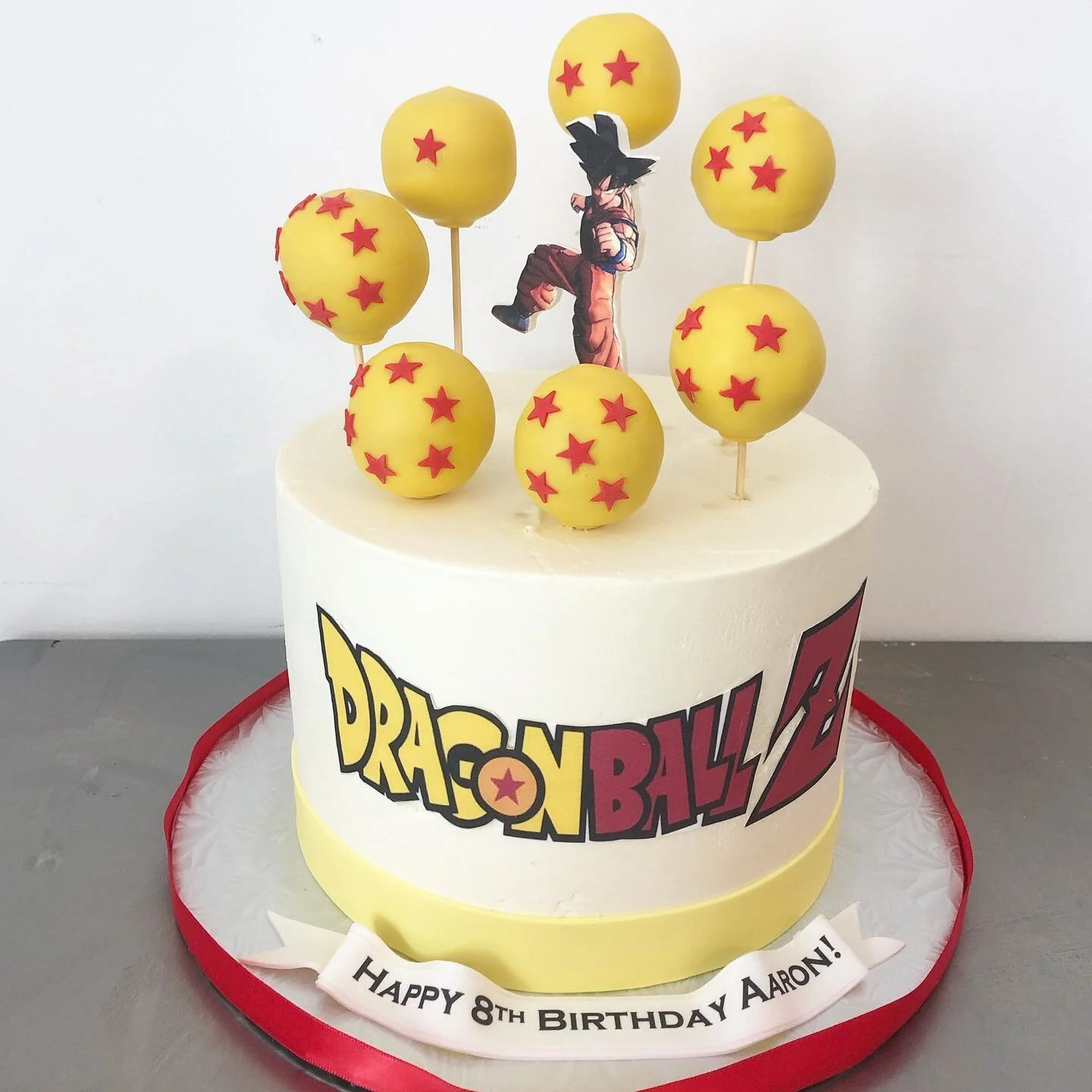 I don&rsquo;t usually make #cakepops ...they have been my arch nemesis, but I&rsquo;ve learned that using good #whitechocolate makes it way easier than those #candymelt &ldquo;chocolates&rdquo; ...should we add cake pops to our list of things we offe