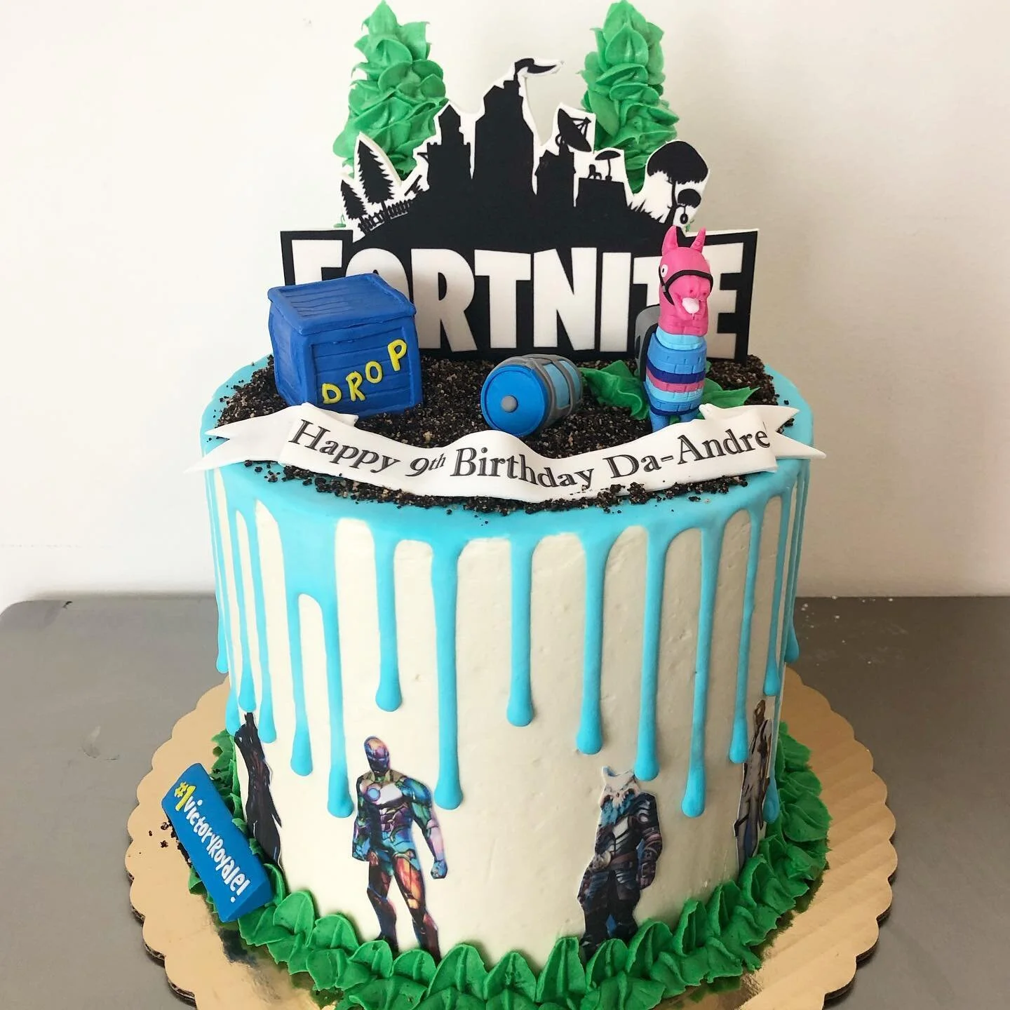 #fortnite #birthdaycake #sweetandshiny