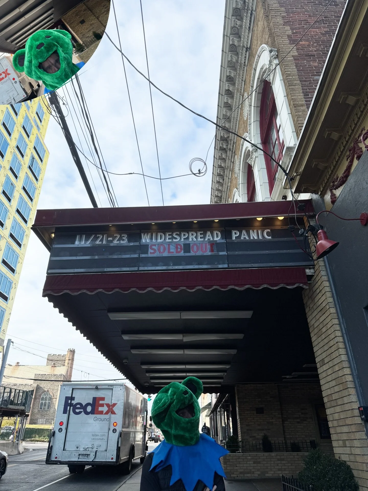 🚨 @capitoltheatre&rsquo;s Cosmic Charlie has entered the chat&hellip; Well, the first ever Mascot Dash at @westchesterswinterwonderland&rsquo;s NovemberFest that is! 

The Dash will take place following our 2nd Santa Fun Run at NovemberFest. He&rsqu