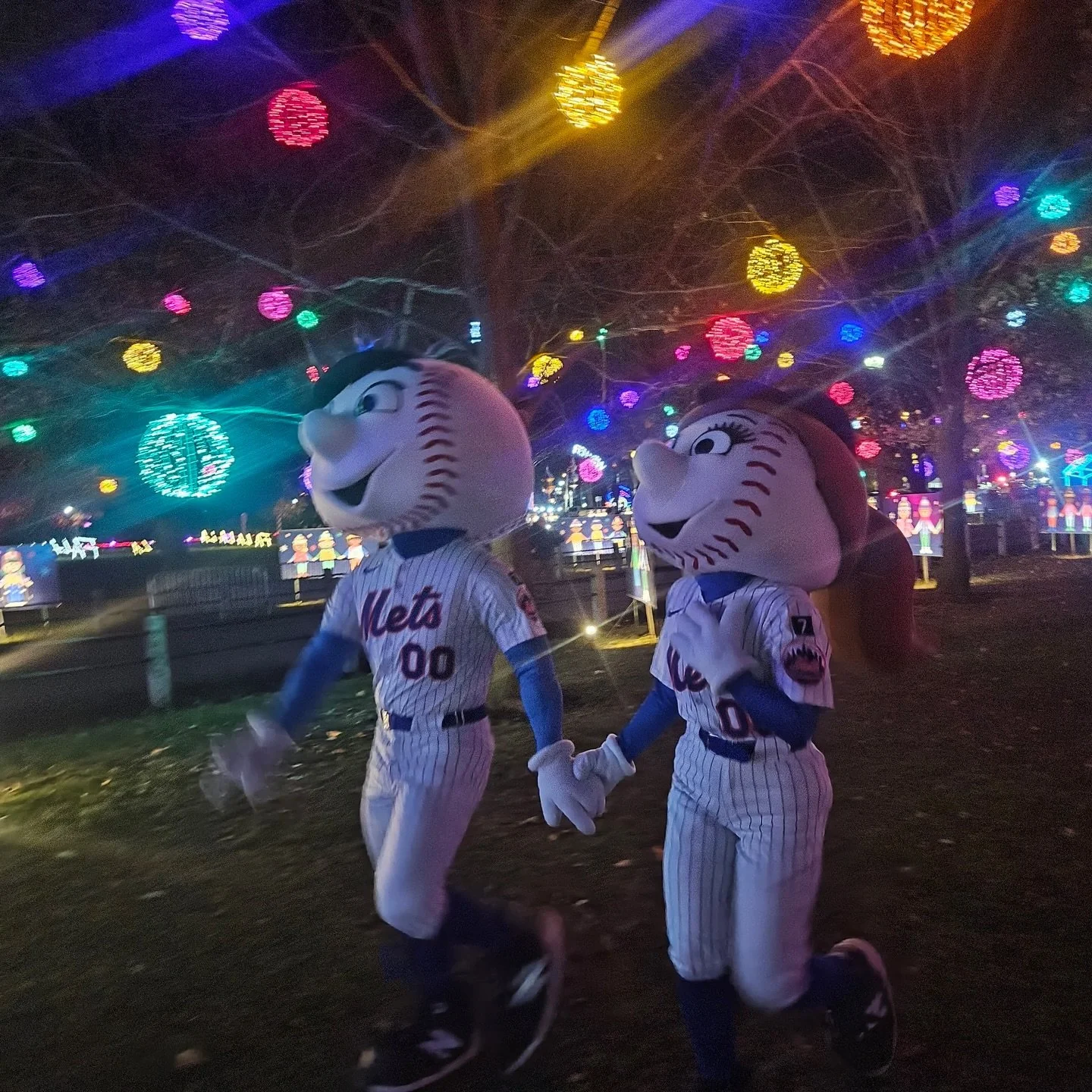 @mrmet and @mrsmet00 can&rsquo;t wait for the drive-thru this Friday at @westchesterswinterwonderland!