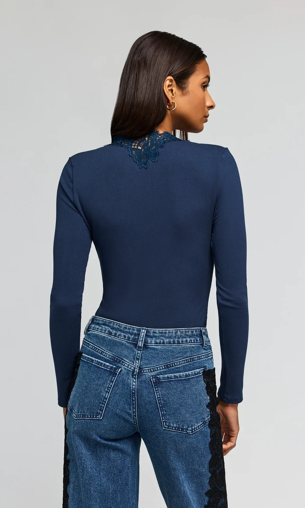 F26_LadyLaceComboTop_Peacock5.webp