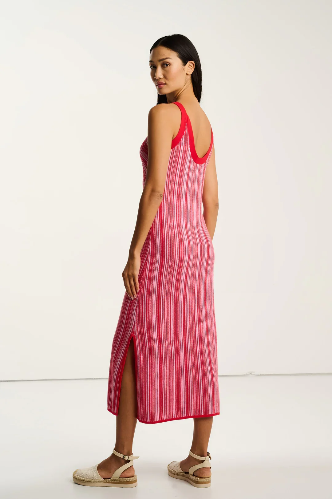 S26-C291-SUNKISSEDDRESS-LIPSTICKCOMBO-55123.webp