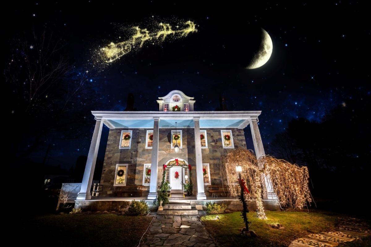  And here is Santa flying over Hearthside in 2020.  Just magical! BELIEVE! Photo by Frank Grace. 