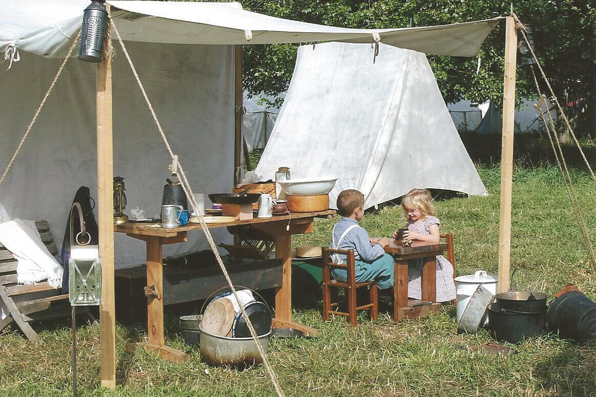 Reenactments - Hearthside House