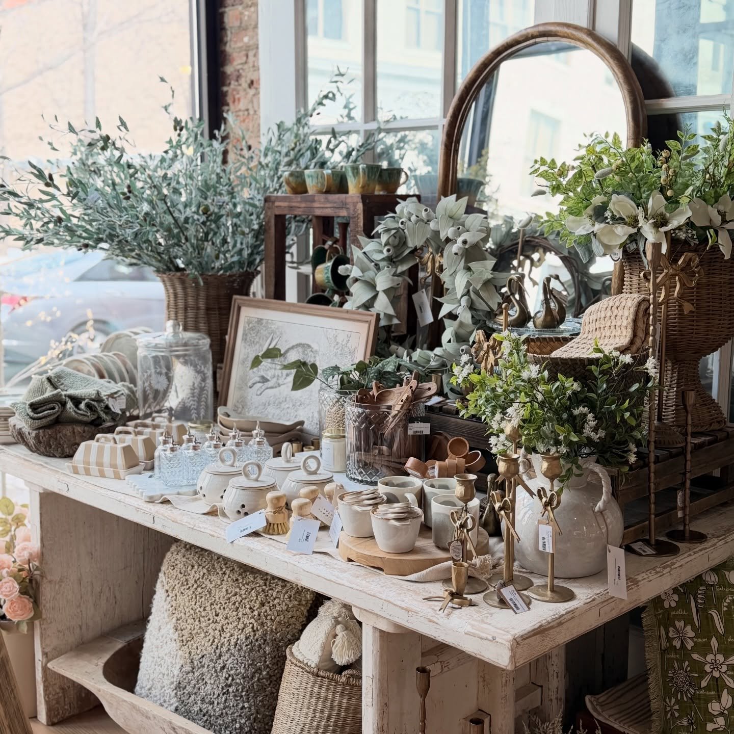 The snow has finally stopped and today feels like the perfect day to get out and enjoy a little retail therapy.🤍 

We&rsquo;ve added so much new d&eacute;cor throughout the store&hellip;the kind that makes you want to wander and linger.

🫶Take 40% 