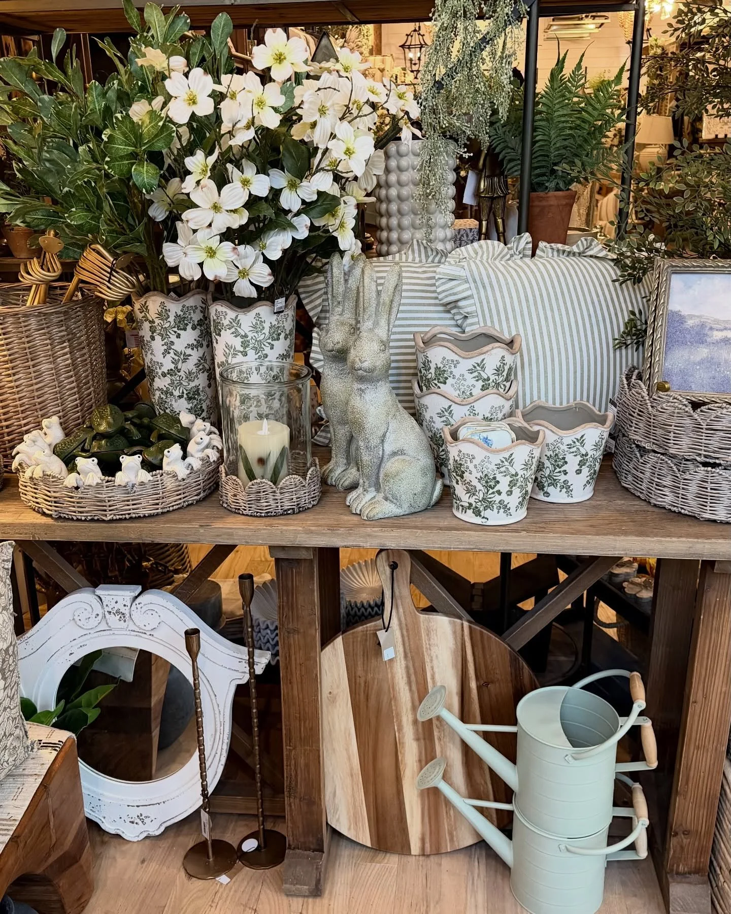 New arrivals are on the floor today at The French Farmhouse.
🤍

Most of our display transitions happen in the early mornings&hellip; one of the many perks (and quirks) of being a shop owner. It may mean odd hours, but reimagining the shop is always 