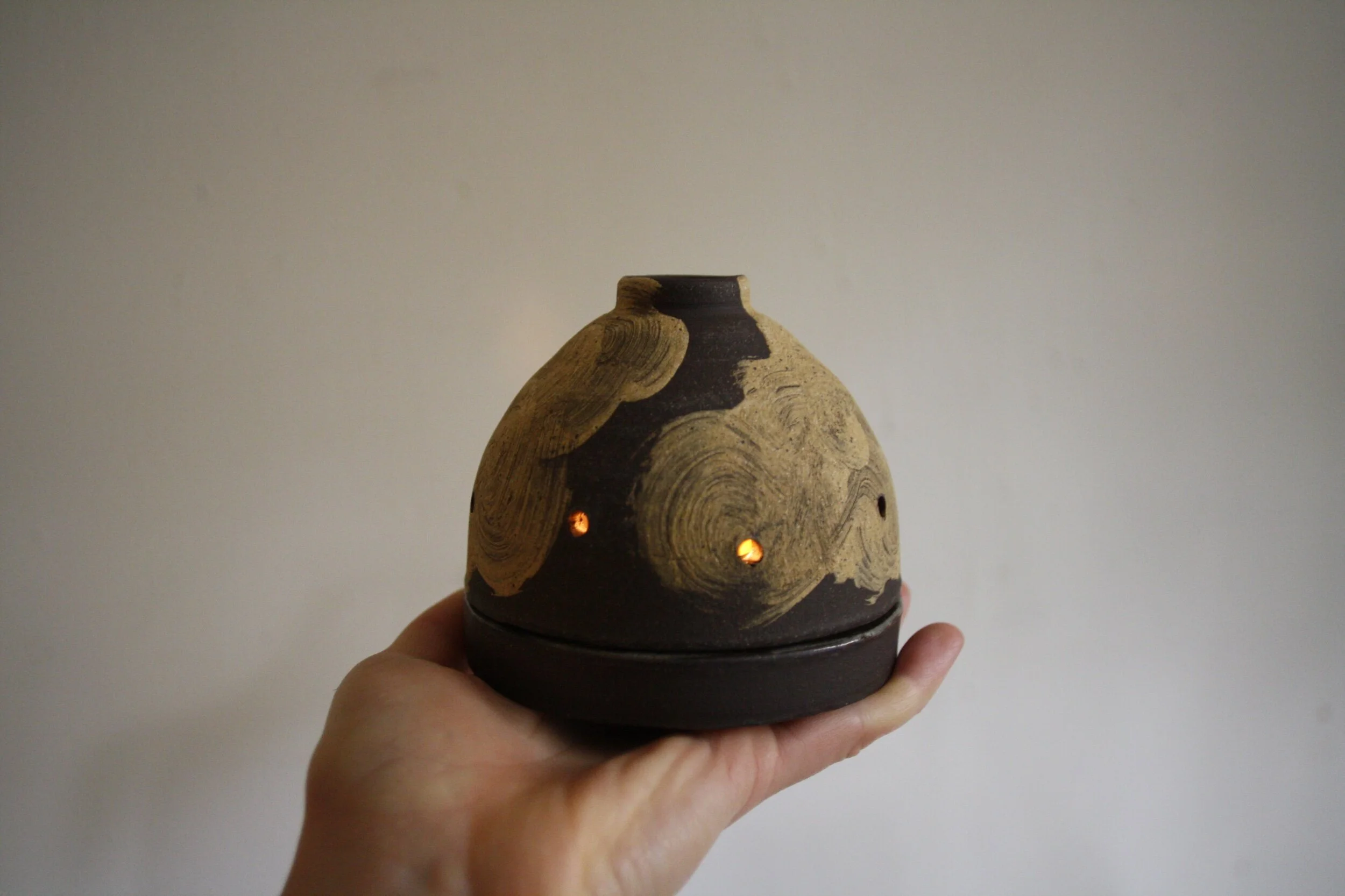 DFD4E8D2-274C-4C28-8308-7D3017F1F677