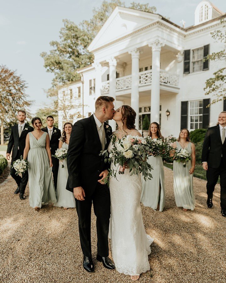 Emily + Jared (1/3) ⠀⠀⠀⠀⠀⠀⠀⠀⠀
⠀⠀⠀⠀⠀⠀⠀⠀⠀
This couple is so special to me - we navigated the challenges of covid together, and against all odds made their dream day happen. ⠀⠀⠀⠀⠀⠀⠀⠀⠀
⠀⠀⠀⠀⠀⠀⠀⠀⠀
Photo by: @caseysmithphototography ⠀⠀⠀⠀⠀⠀⠀
⠀⠀⠀⠀⠀⠀⠀⠀⠀
-⠀⠀⠀⠀⠀