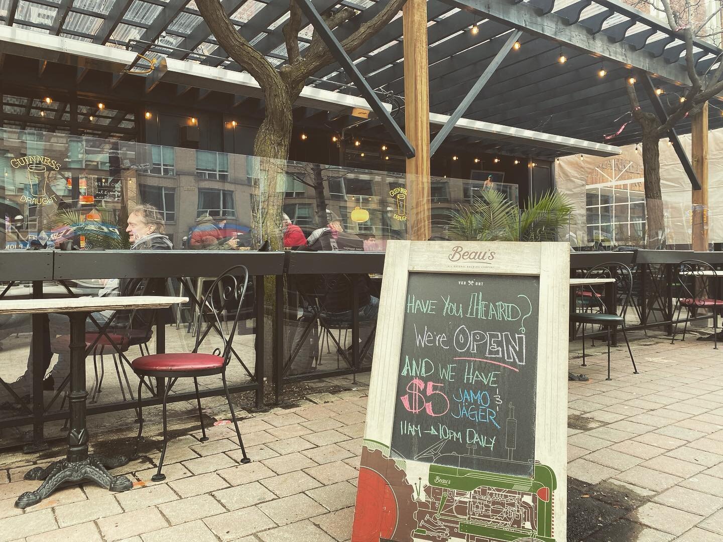 We&rsquo;re back!!!! Come join us for a drink on our new heated patio 🍻
#patio #drinks #toronto #stlawrencemarket #beer #pub