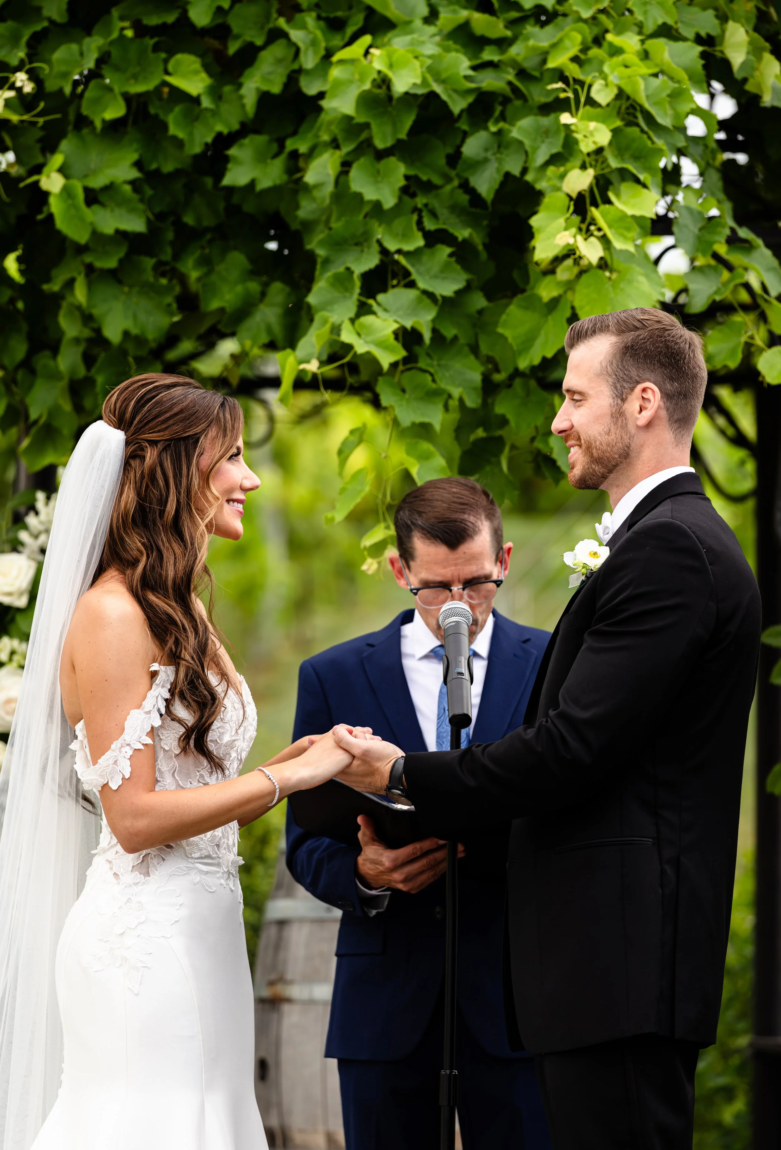 14 - Taylor & Robert Sneak peek.jpg