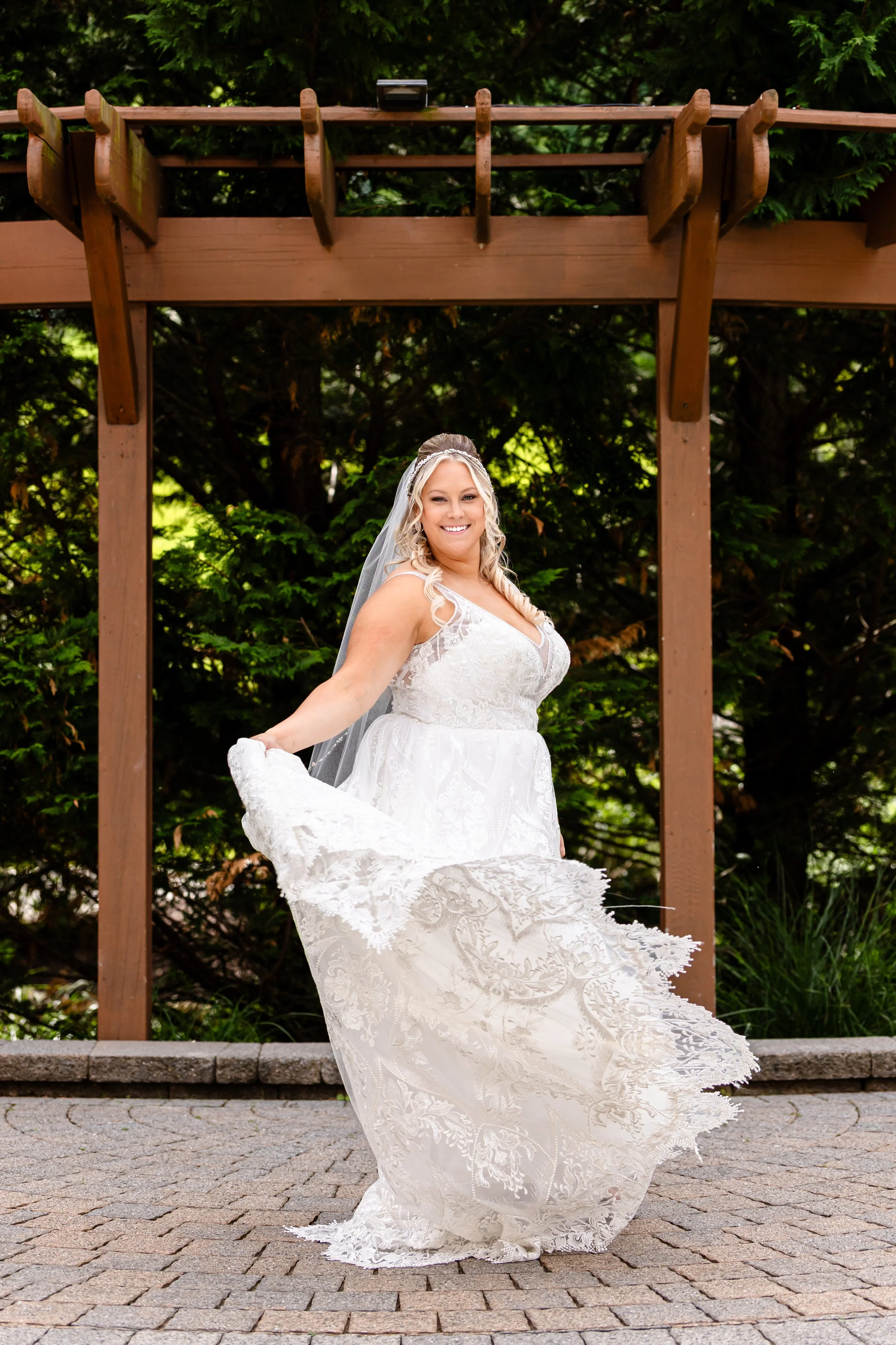 16 - Tori & Eric Wedding Sneak Peek.jpg