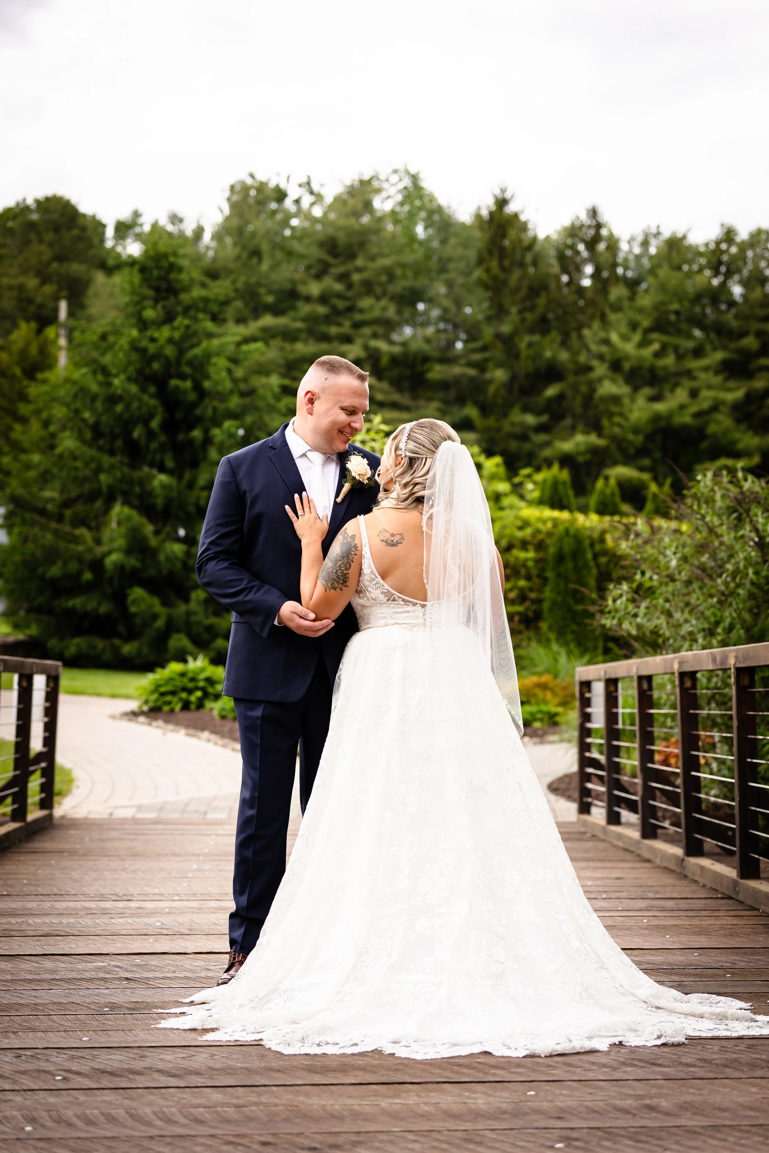 9 - Tori & Eric Wedding Sneak Peek.jpg