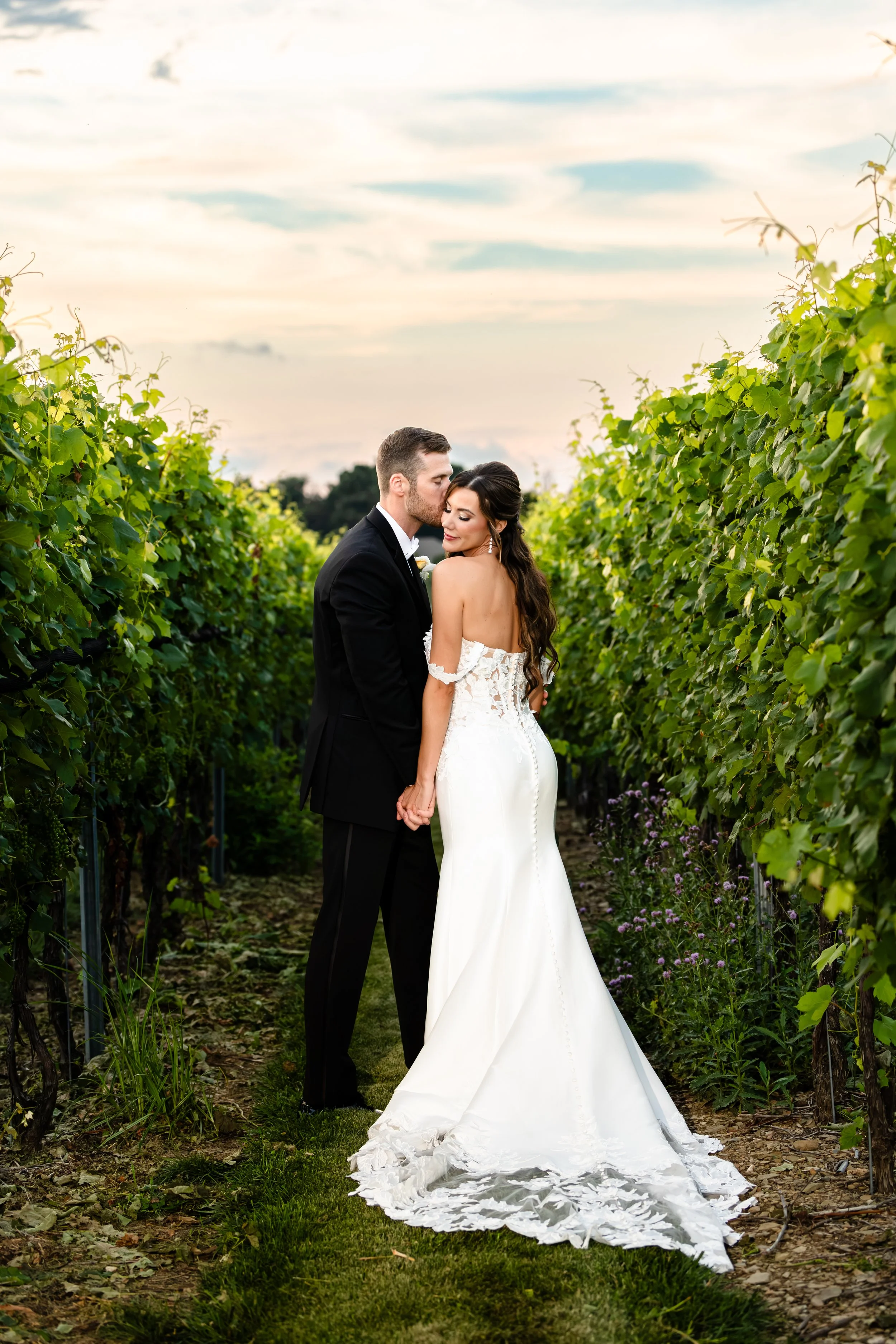32 - Taylor & Robert Sneak peek.jpg