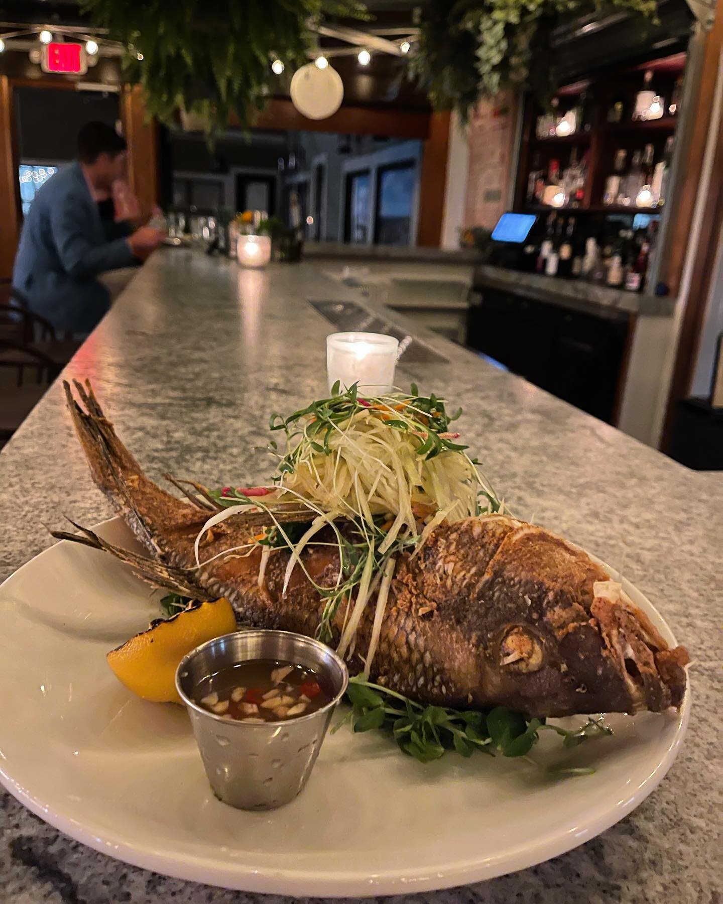 🐟CRISPY WHOLE BLACK SEA BASS🐟
.
The perfect dish for two served with papaya slaw and vinaigrette.
.
.
#chefsofinstagram #whole fish #chef #flavor #newportri #newportrhodeisland #yum #dinnerfortwo #stoneacrehospitality #newportthisweek #mynewportlif