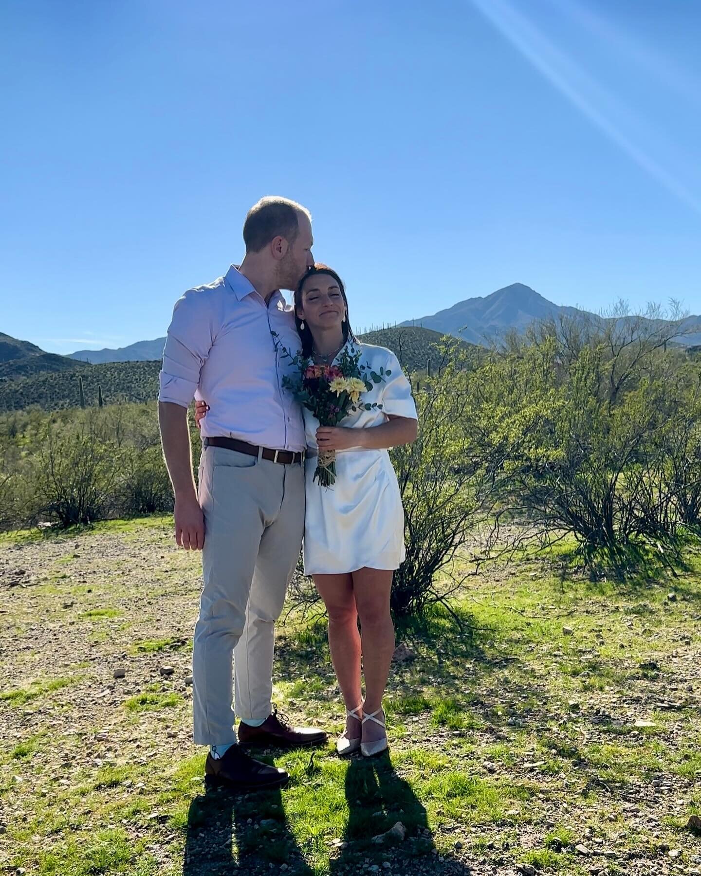 A private chef and a theoretical physicist get married&hellip;

1) friends and tacos for lunch!
2) but first we hiked
3) and then I made everyone cold plunge 🤣
4) we prayed to chlorine jesus
5) eye dust time
6) besties 👯&zwj;♀️
7) more food!
8) wed