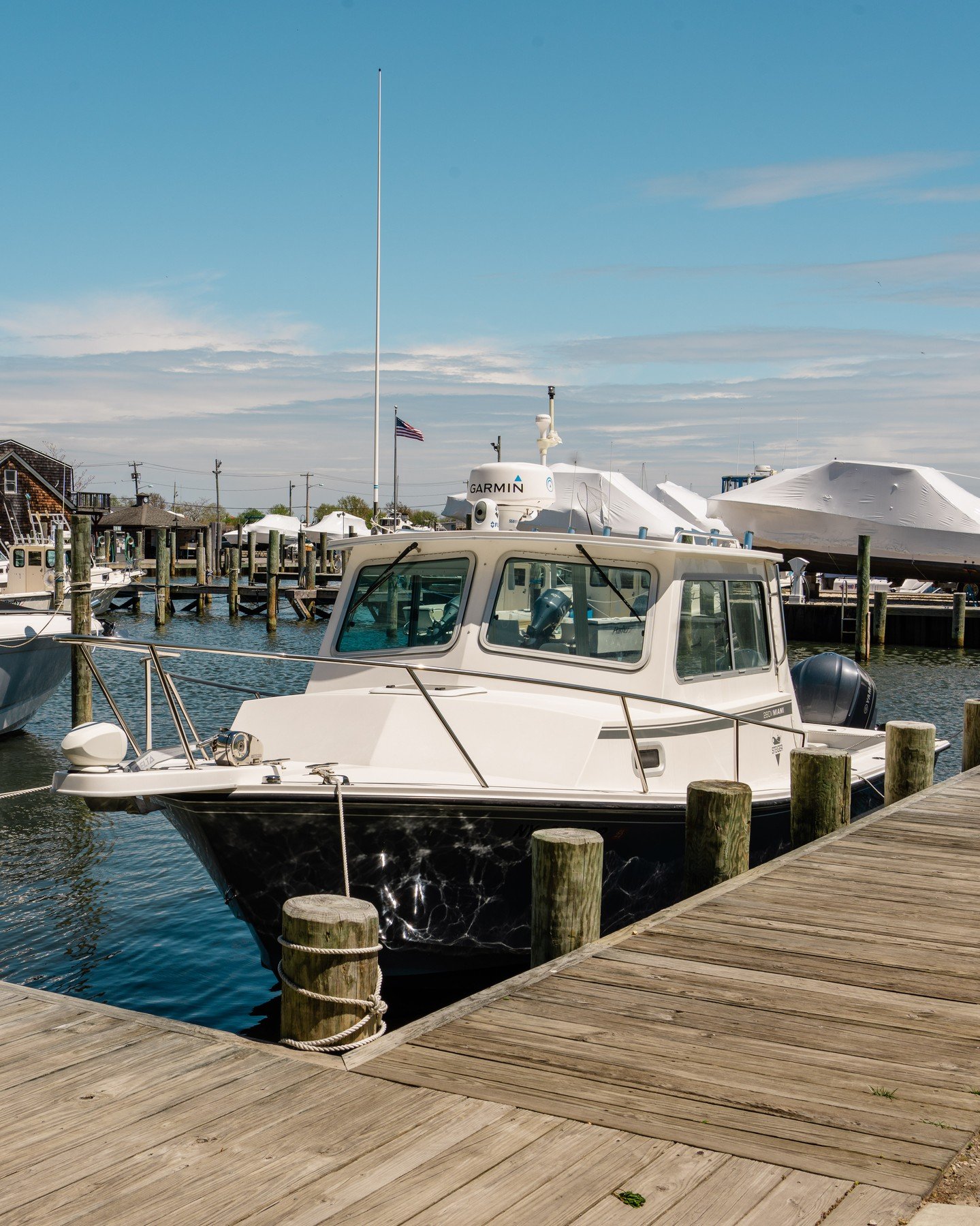 Take in the stunning marina views from our property &ndash; you can enjoy these beautiful water views all year round!