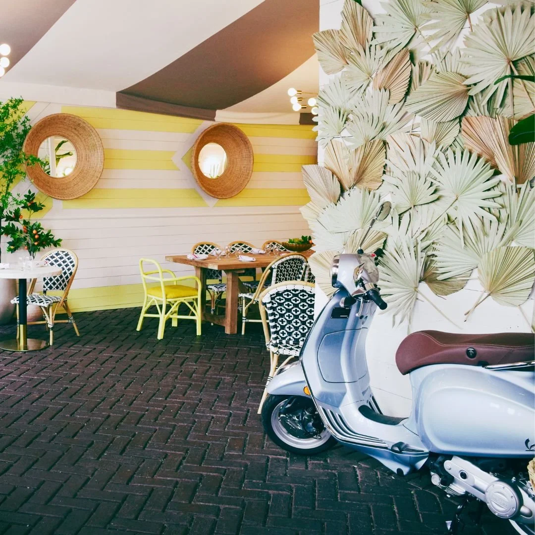 Bar Lucy table