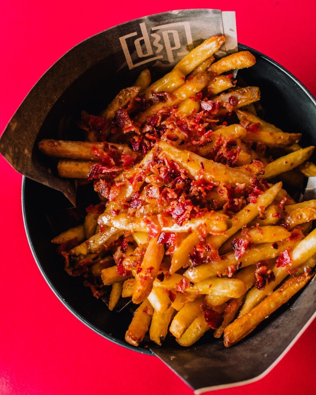 Mata el antojo con nuestras fries llenas de queso y tocino. 🥓🍟
-
POUND - Liberal Burgers
-
Pick up &amp; Delivery
8110478584 / 8127219052
.
#Pound #LiberalBurgers #Delicious #Foodie #Eats #Yum #Food #BurgerJoint #eaaaaats #Yummy #Lunch #Tasty #Eat 